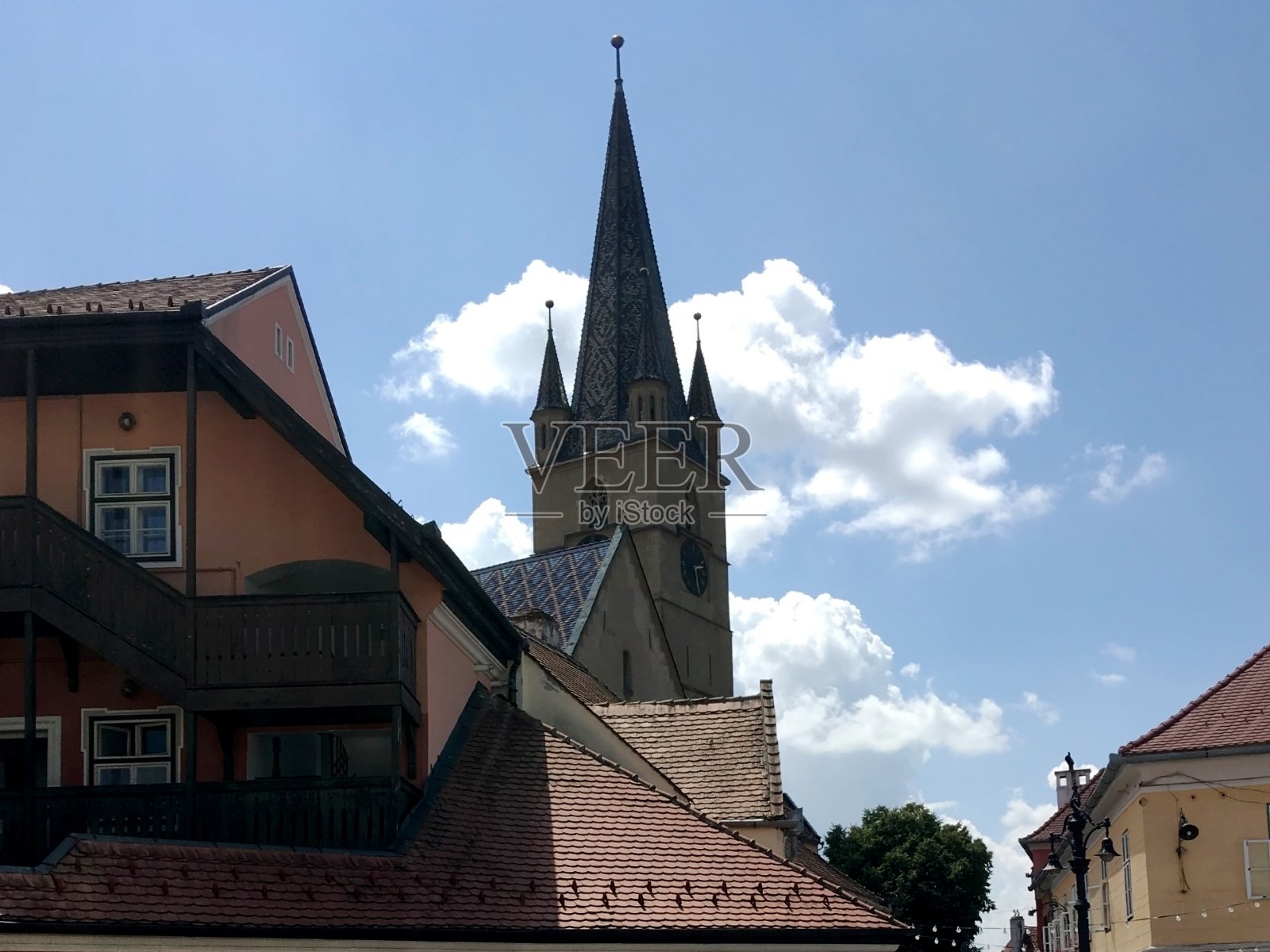 斯比乌的屋顶和教堂塔。罗马尼亚照片摄影图片