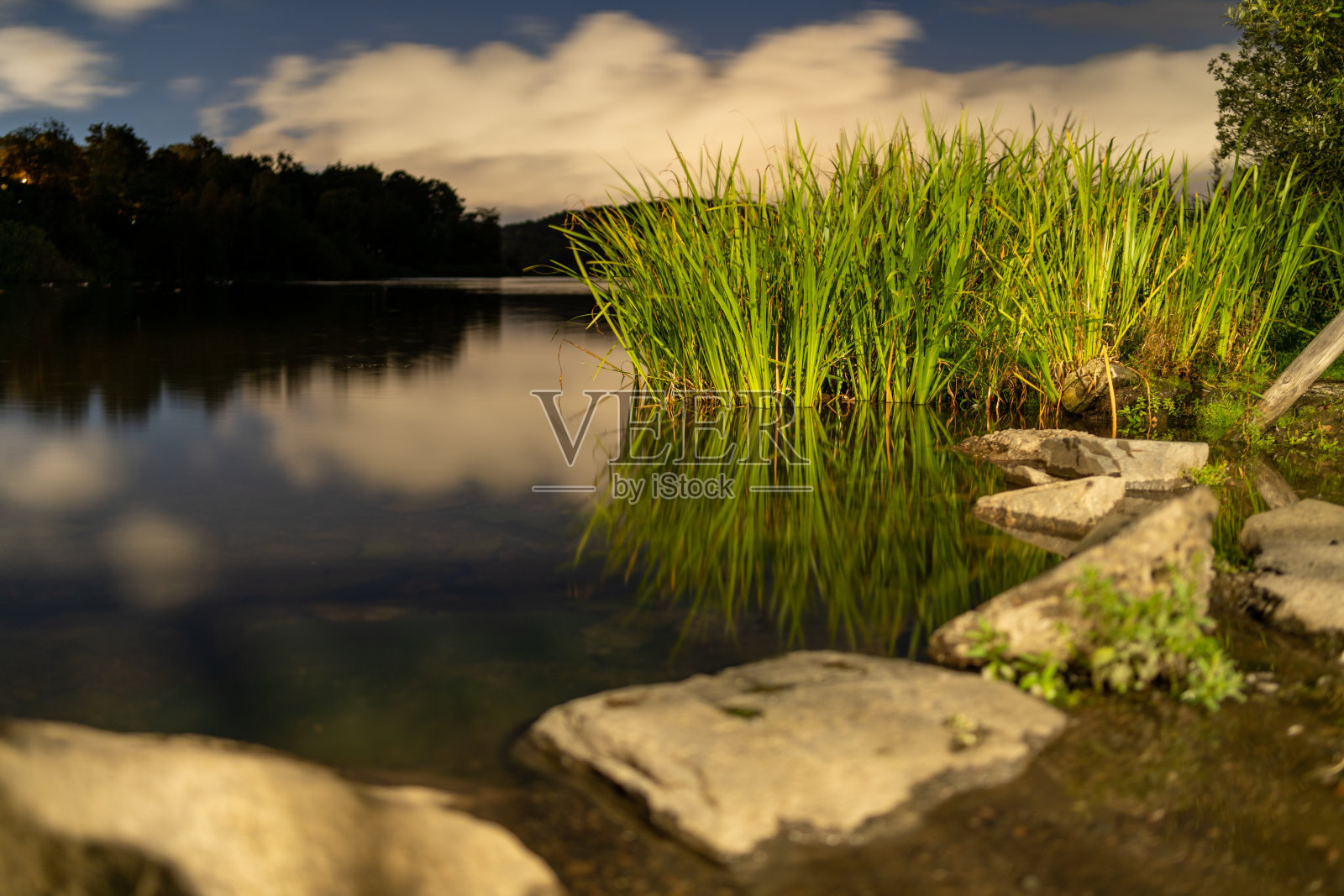 奥斯陆Ostensjovannet湖夜景照片摄影图片