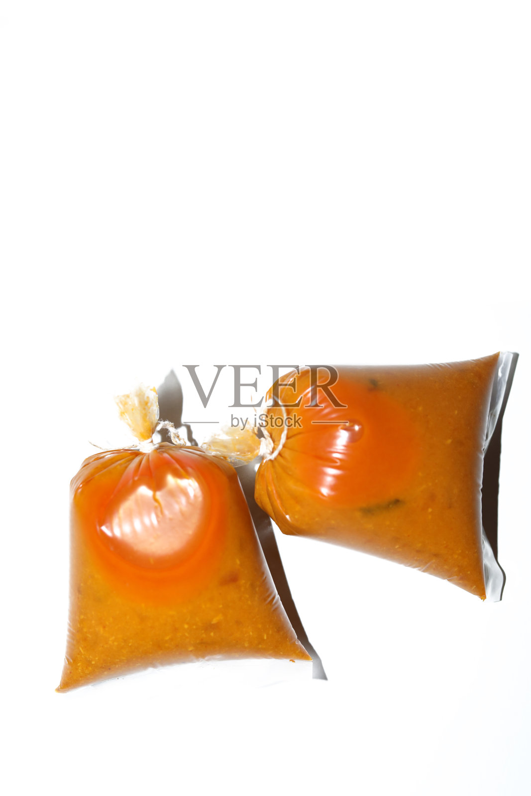 咖喱鸡装在塑料袋里照片摄影图片