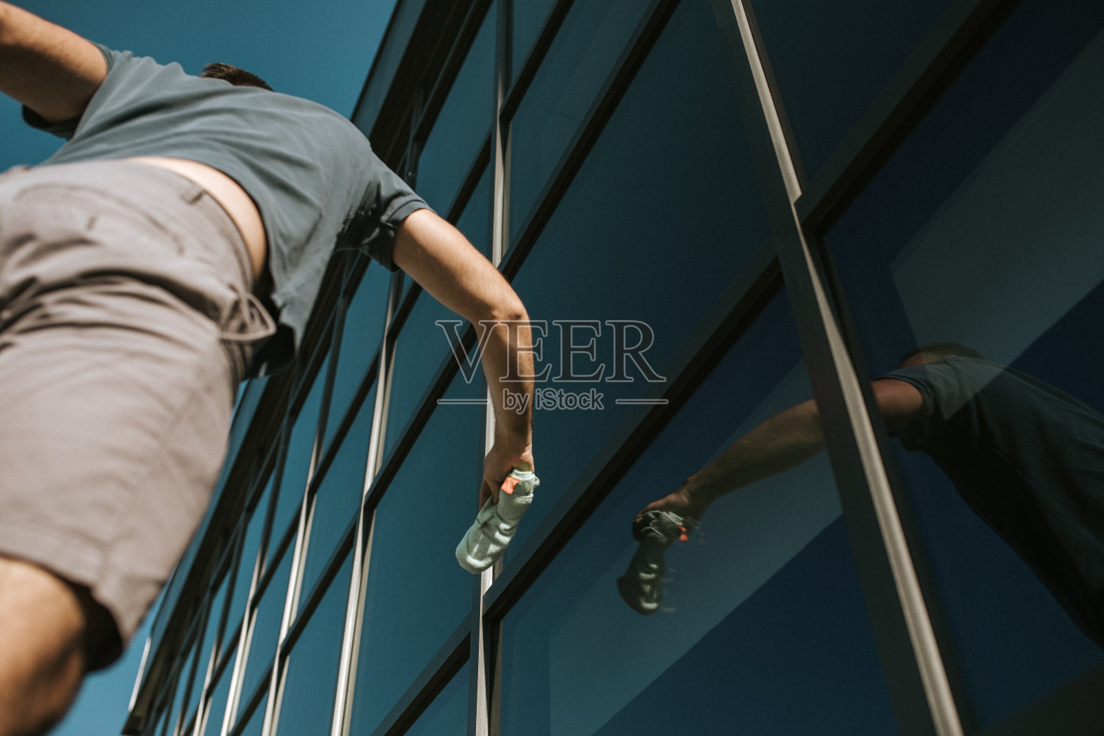 窗户清洁工在工作照片摄影图片