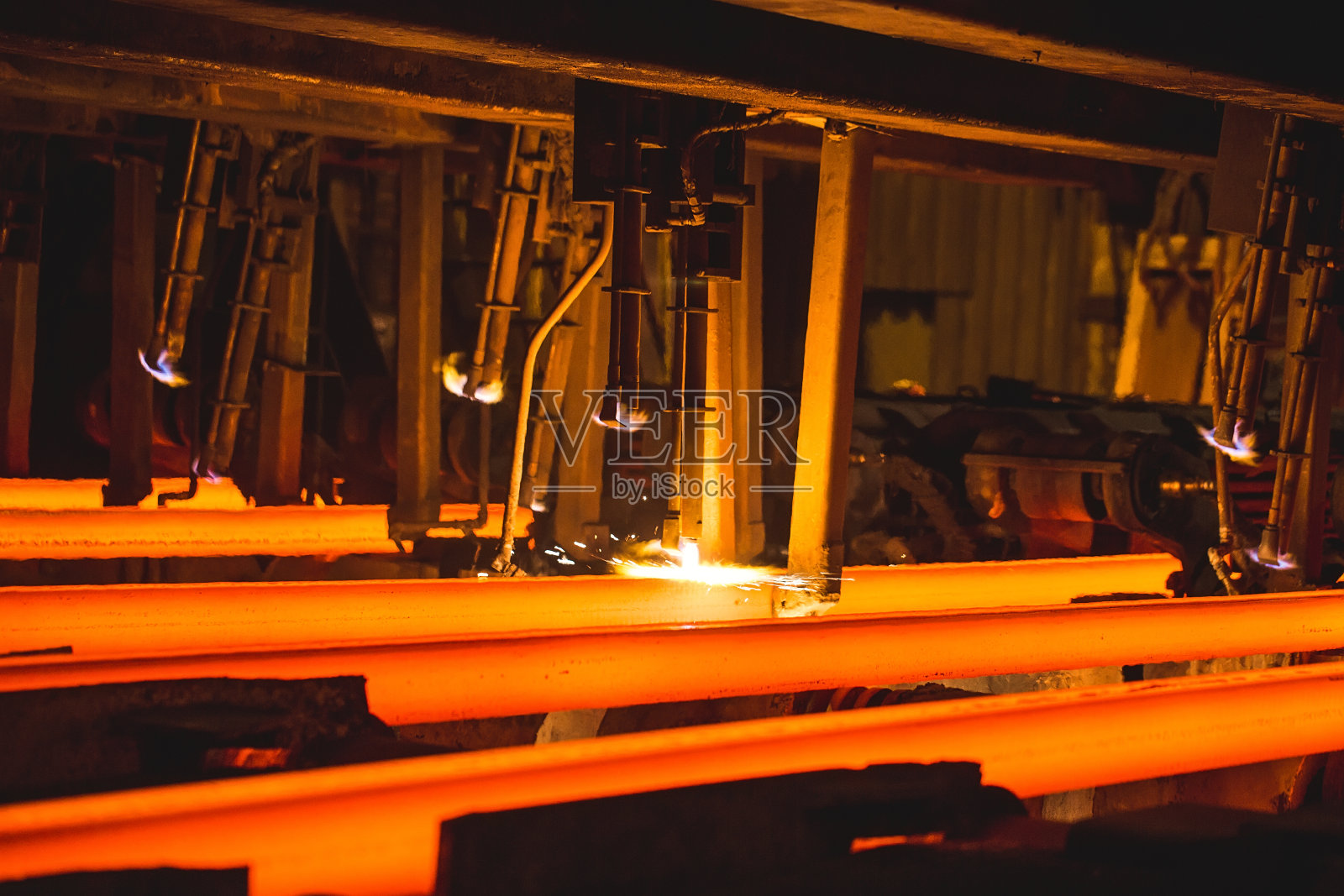 热坯坯连铸，又称连铸。照片摄影图片