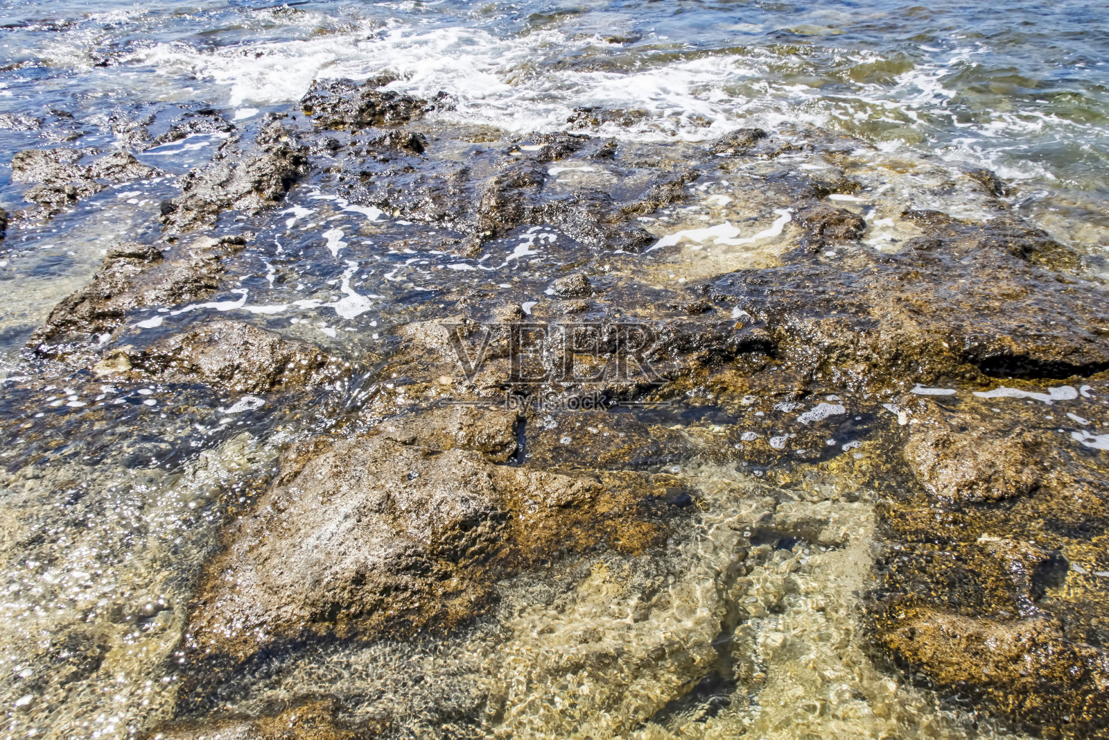 以夏季海滨海景为背景照片摄影图片