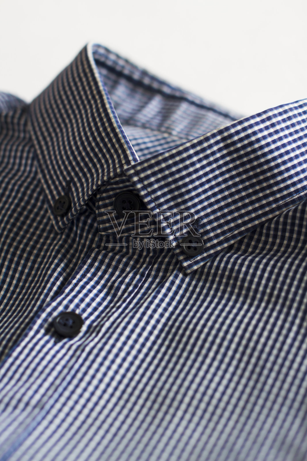 干净的蓝色男衬衫照片摄影图片