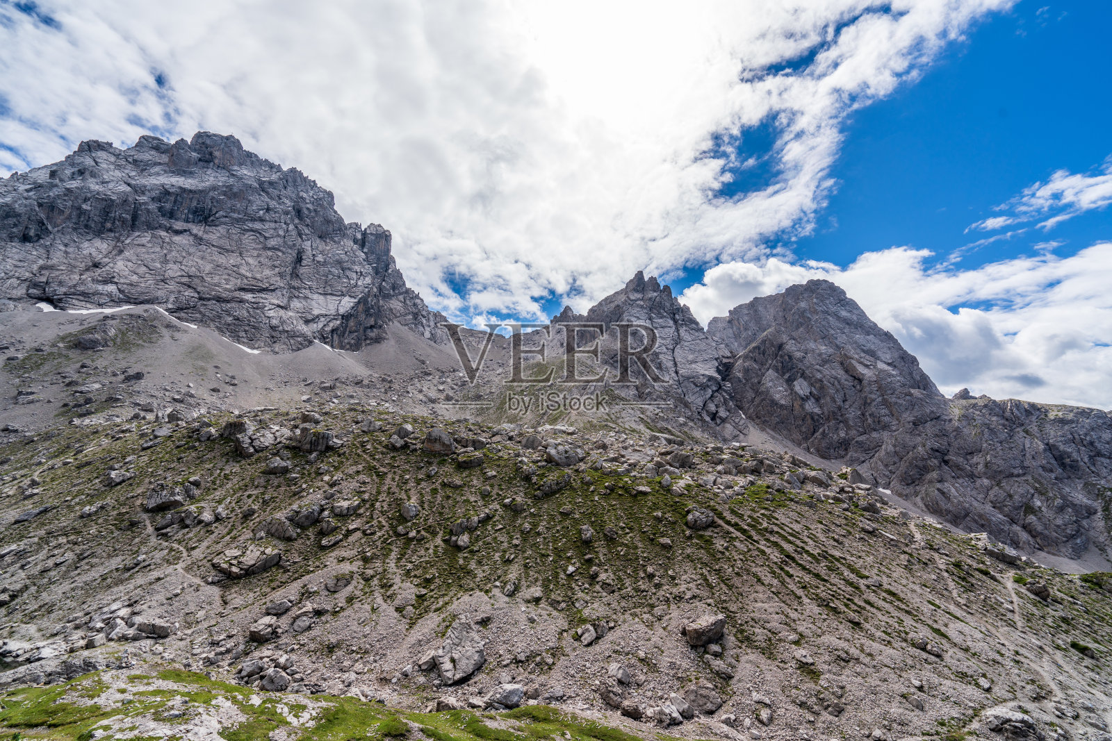 奥地利的阿尔卑斯山在蒂罗尔照片摄影图片