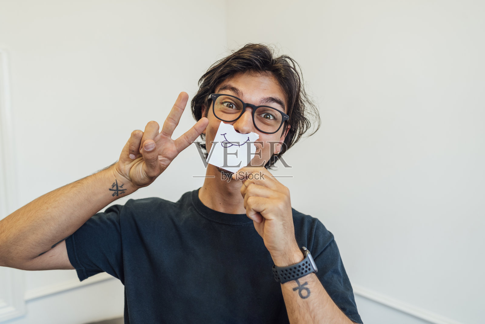 快乐的微笑照片摄影图片