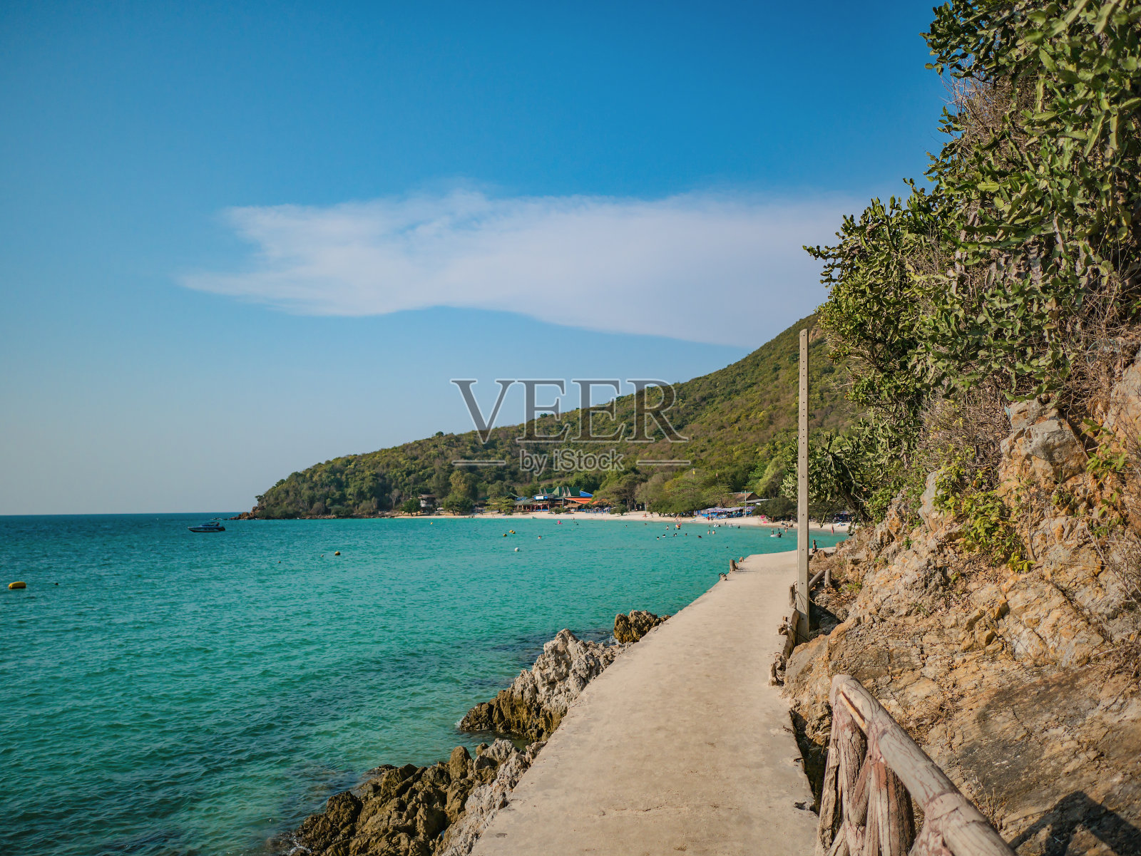 泰国芭堤雅岛的石桥和美丽的海景照片摄影图片
