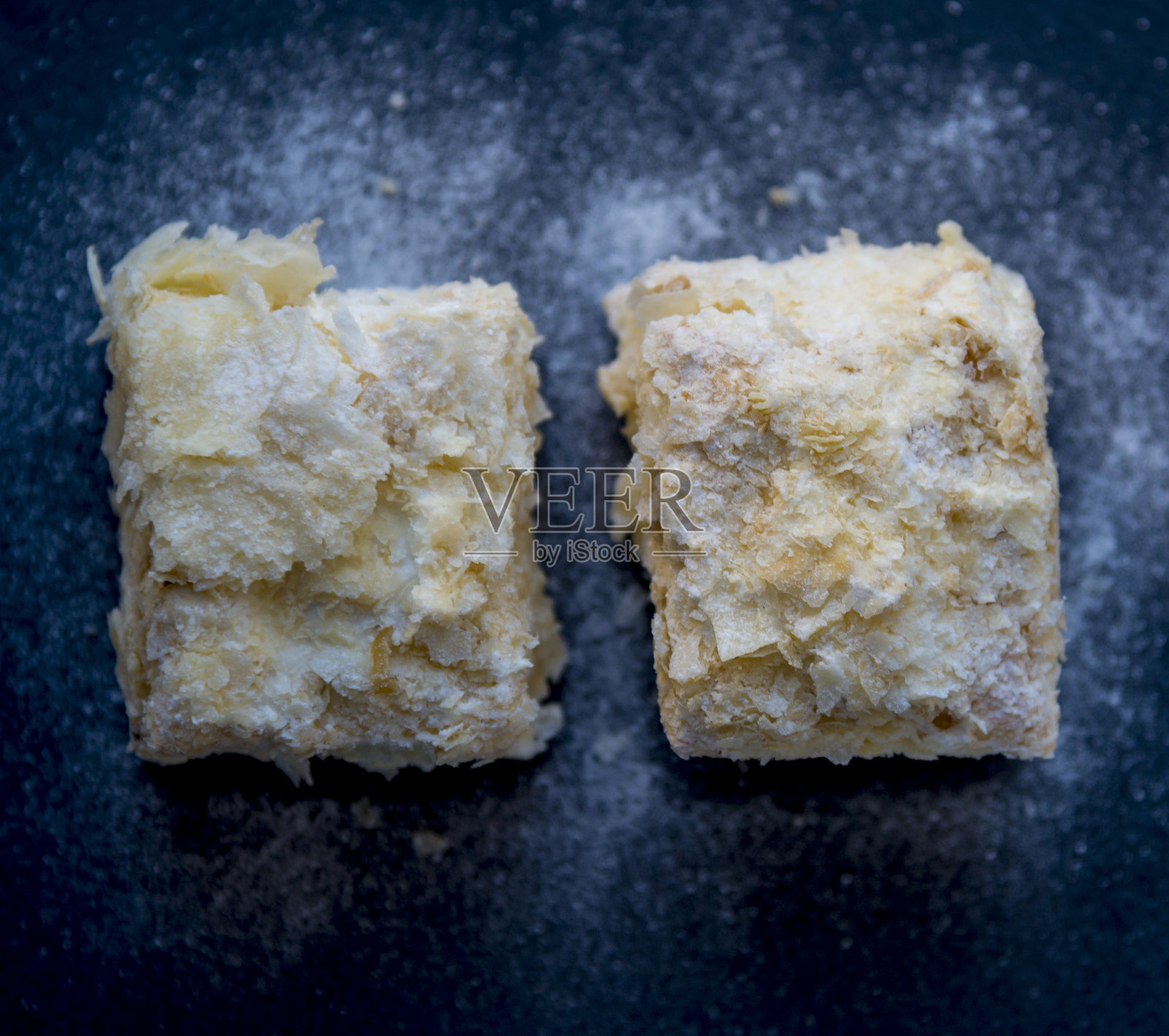 两片拿破仑蛋糕照片摄影图片