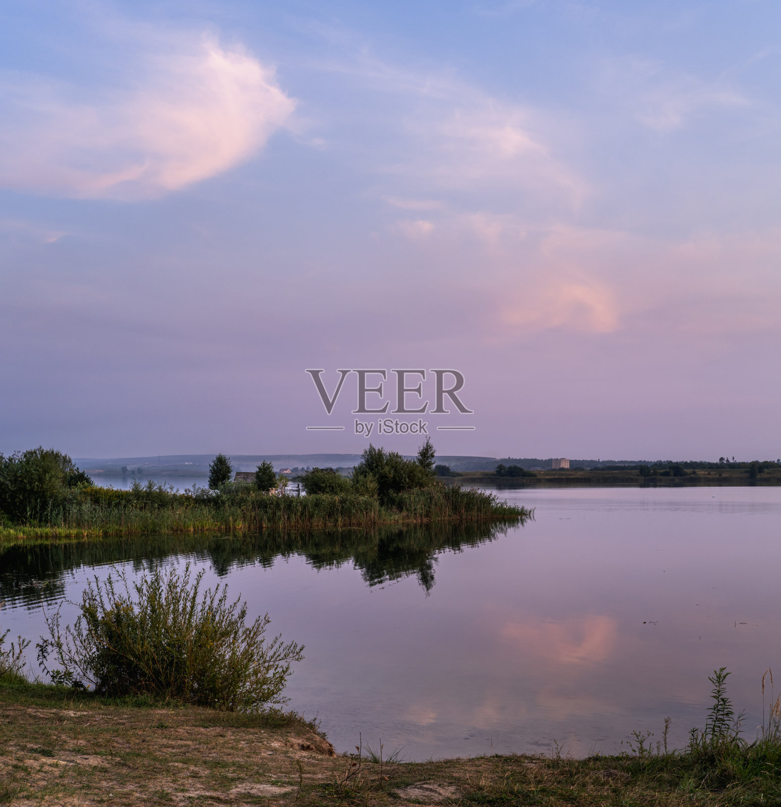 晚上黄昏湖照片摄影图片