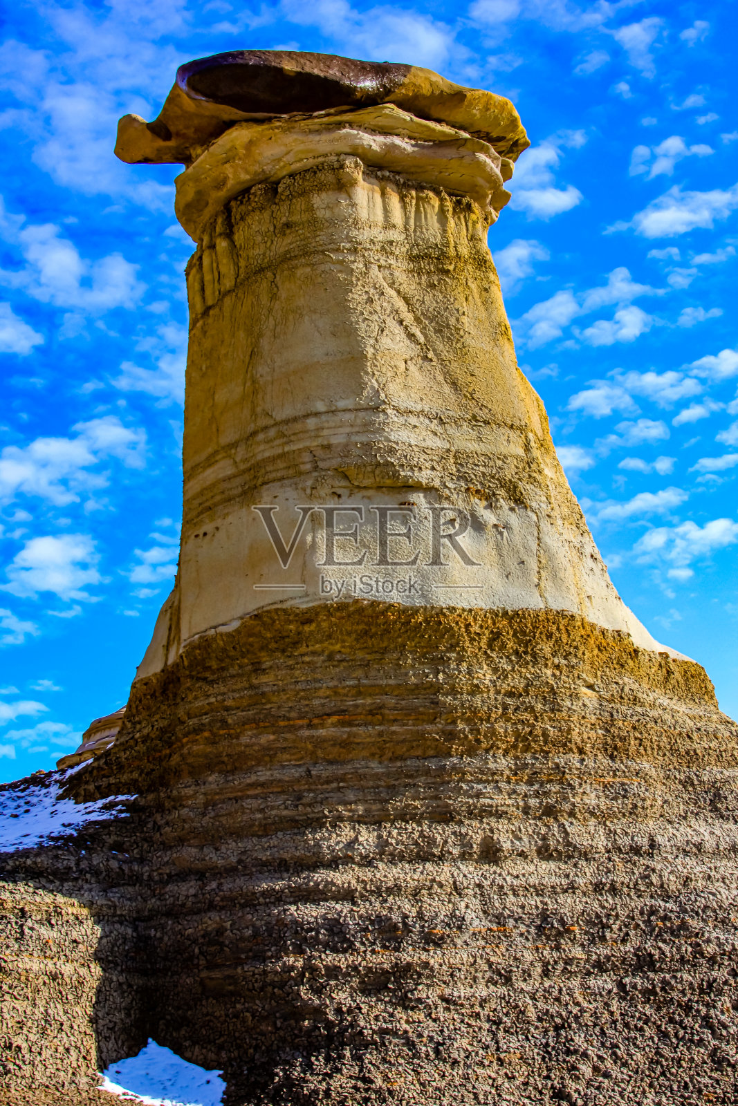 今年最后一场雪落在胡都。Drumheller,加拿大阿尔伯塔省照片摄影图片
