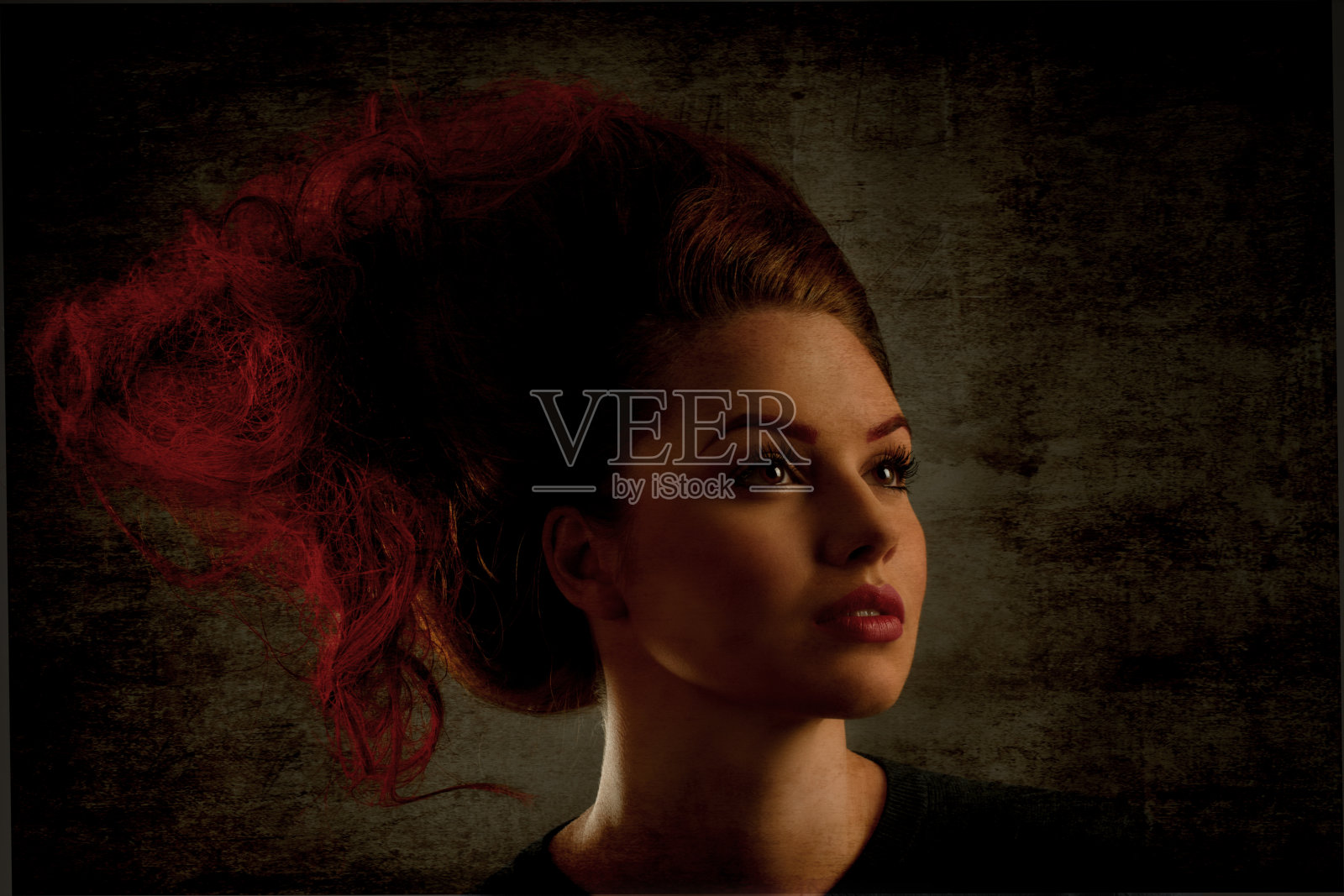 发型新潮的女人照片摄影图片