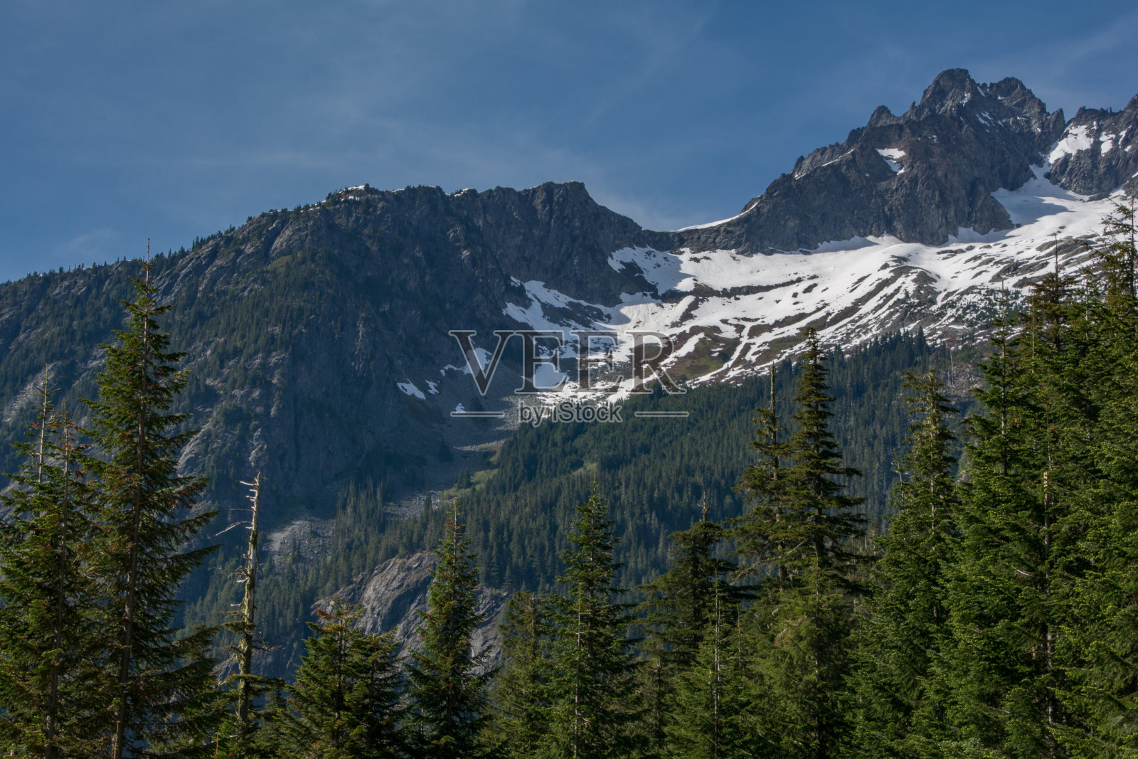 北喀斯喀特国家公园的山脉照片摄影图片