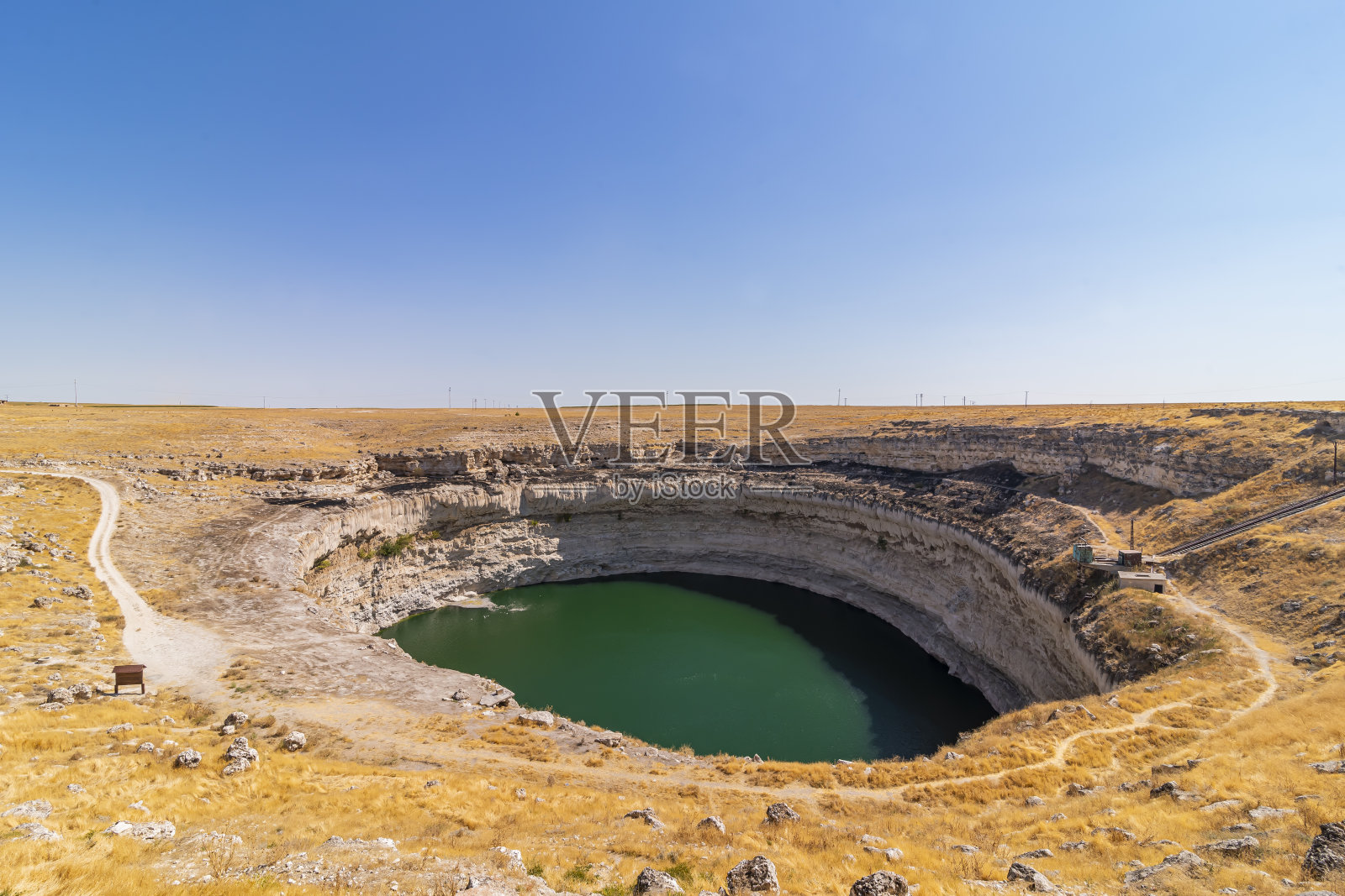 科尼亚奥布鲁克村的奥布鲁克湖照片摄影图片