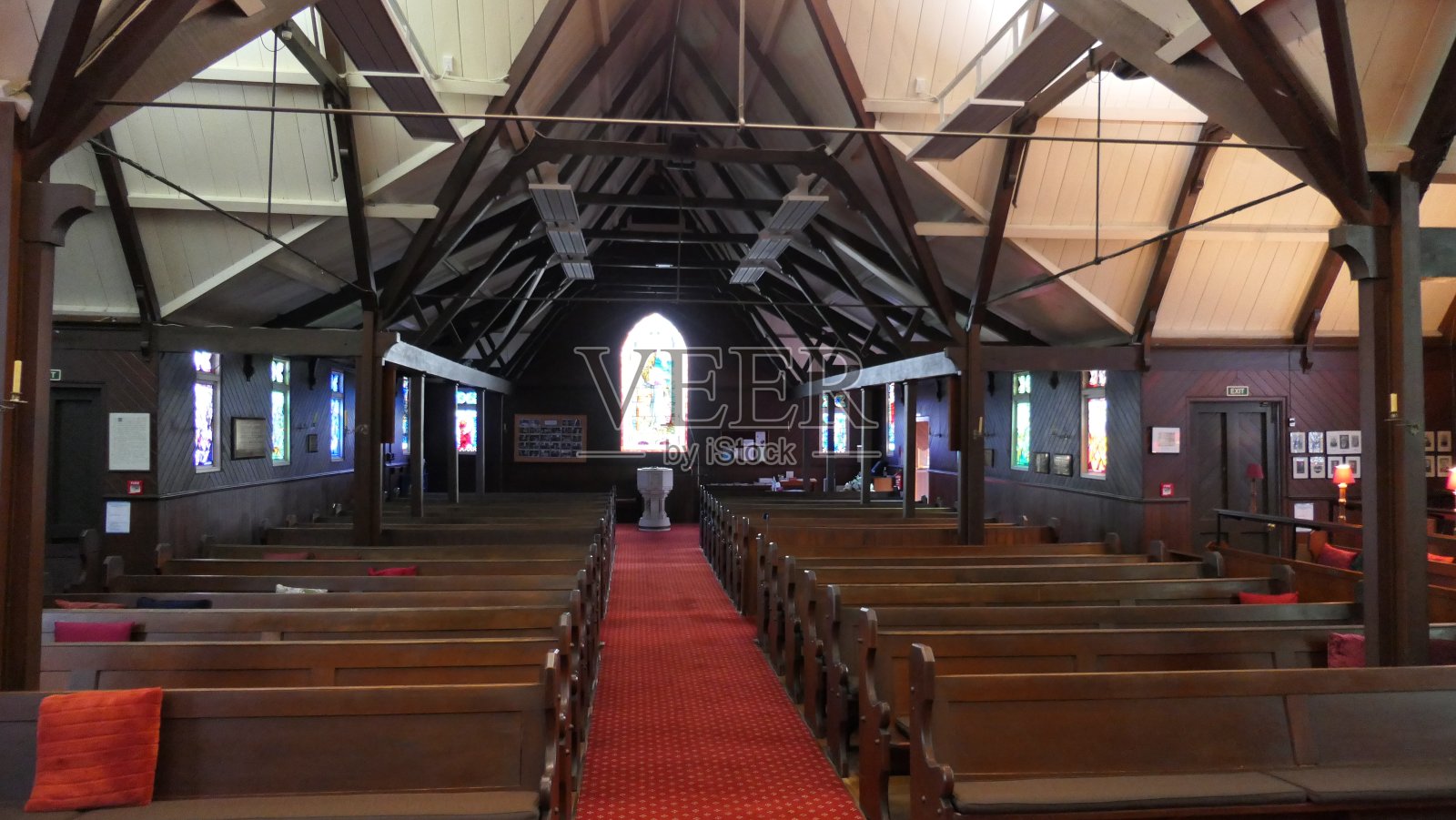 为基督徒或天主教徒的礼拜堂和祭坛拍摄照片摄影图片