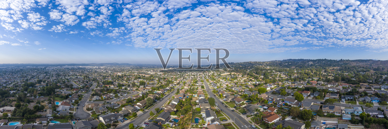 加州奥兰治县的太阳能电池板家庭全景图照片摄影图片