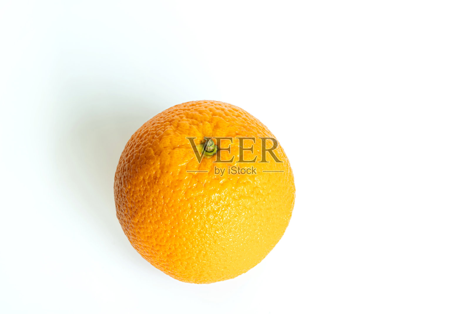 孤立的橘子。，成熟的橙色孤立在白色背景和剪切路径。孤立的橙子留出空白来填充广告文本。照片摄影图片