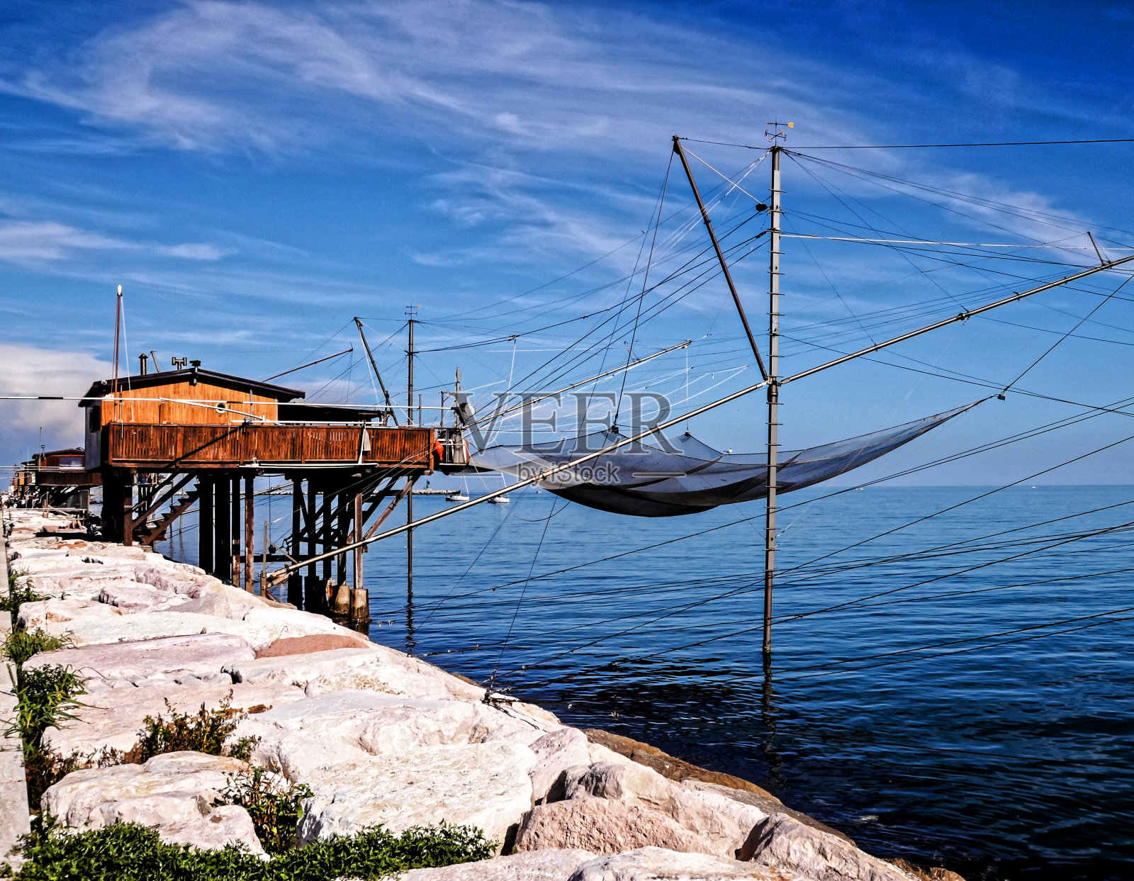 传统的捕鱼的房子照片摄影图片