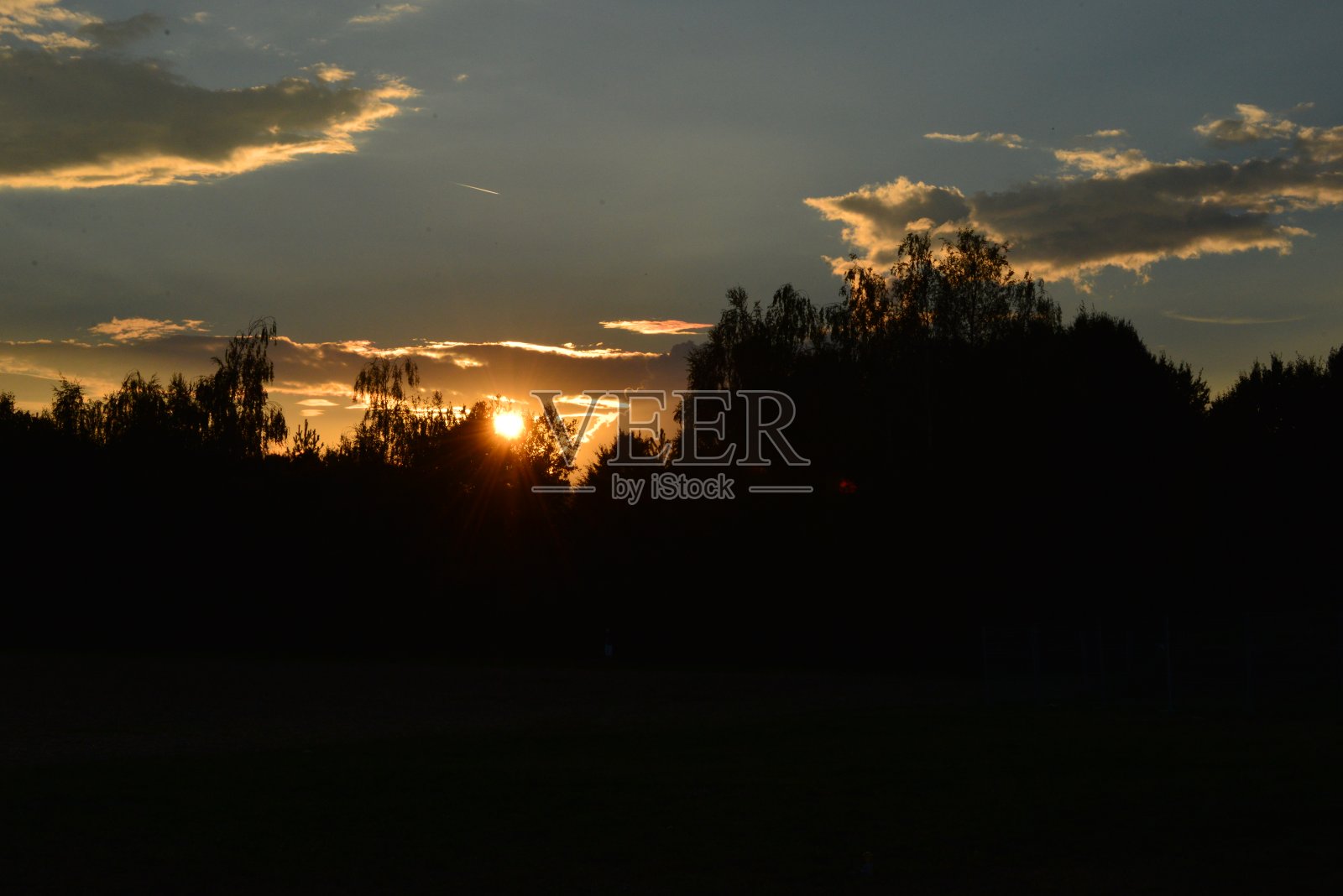 日落于照片摄影图片