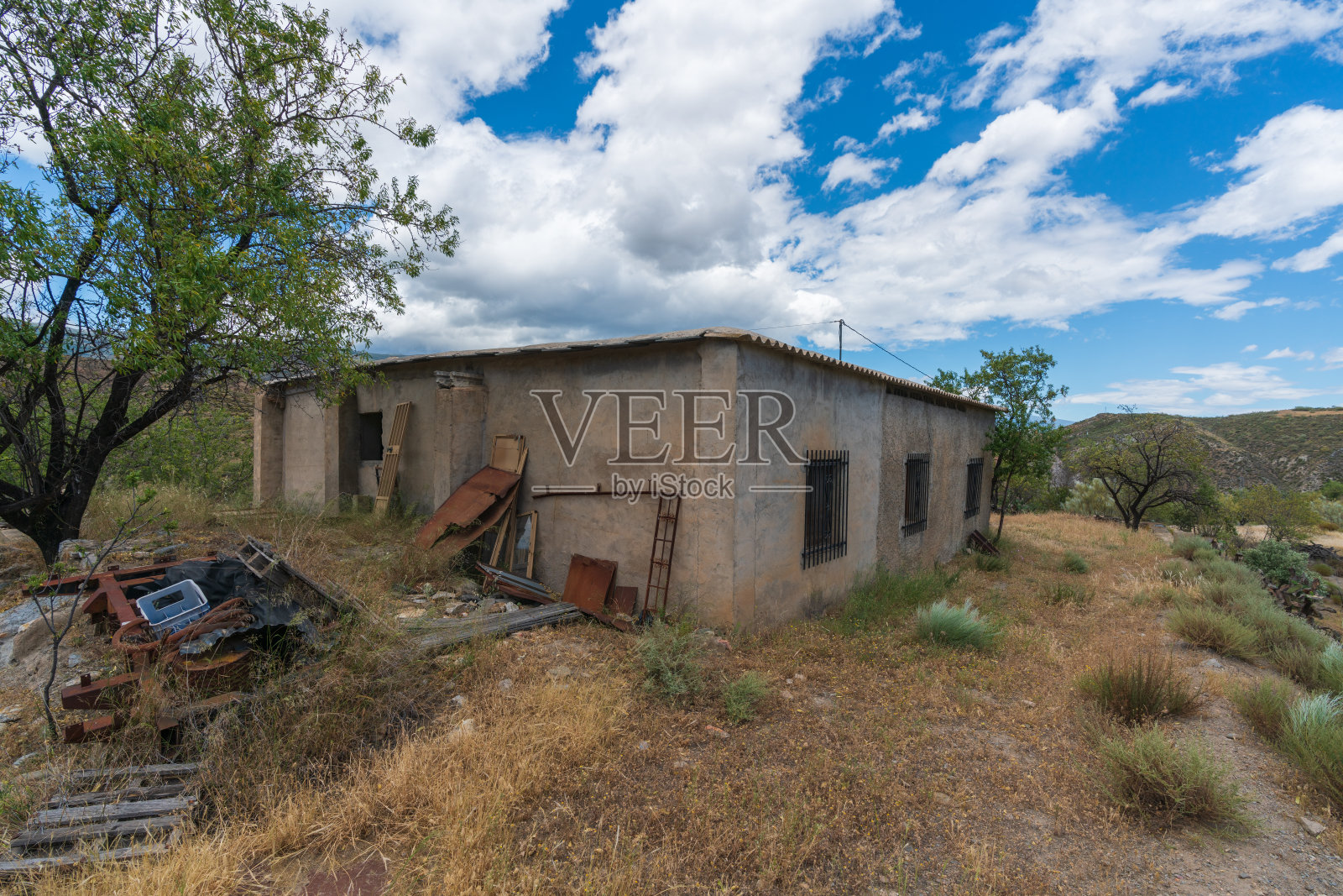 在乡下山区的乡下房子照片摄影图片