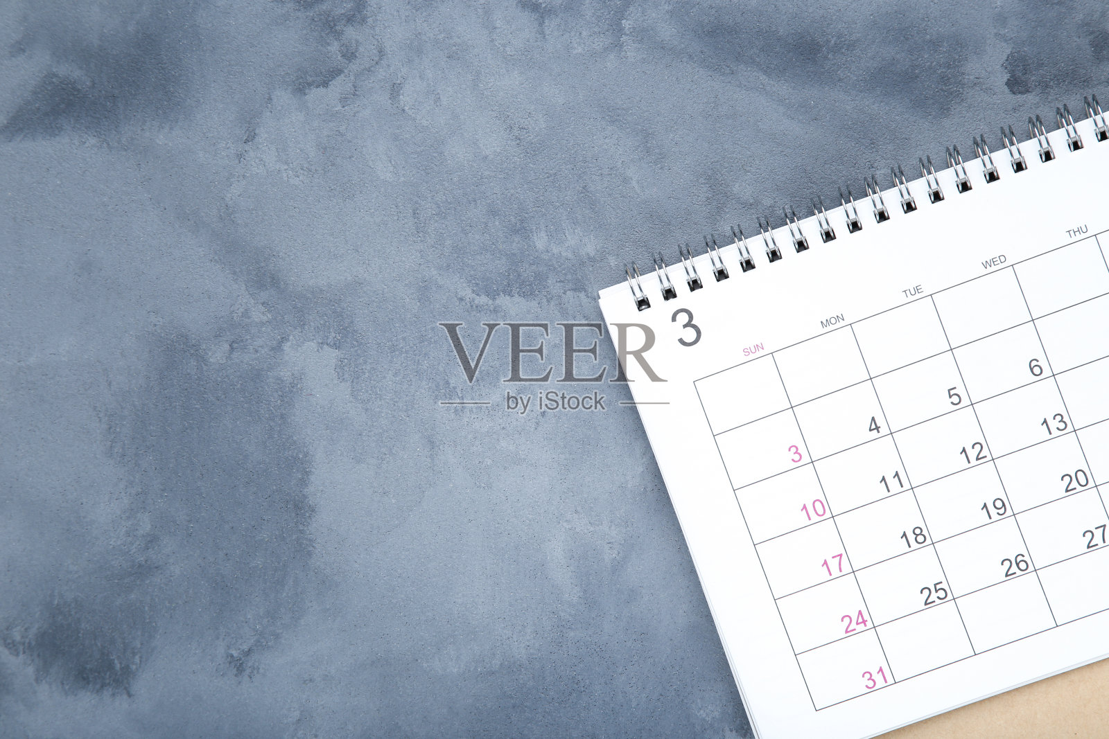 纸质日历页上的灰色背景照片摄影图片