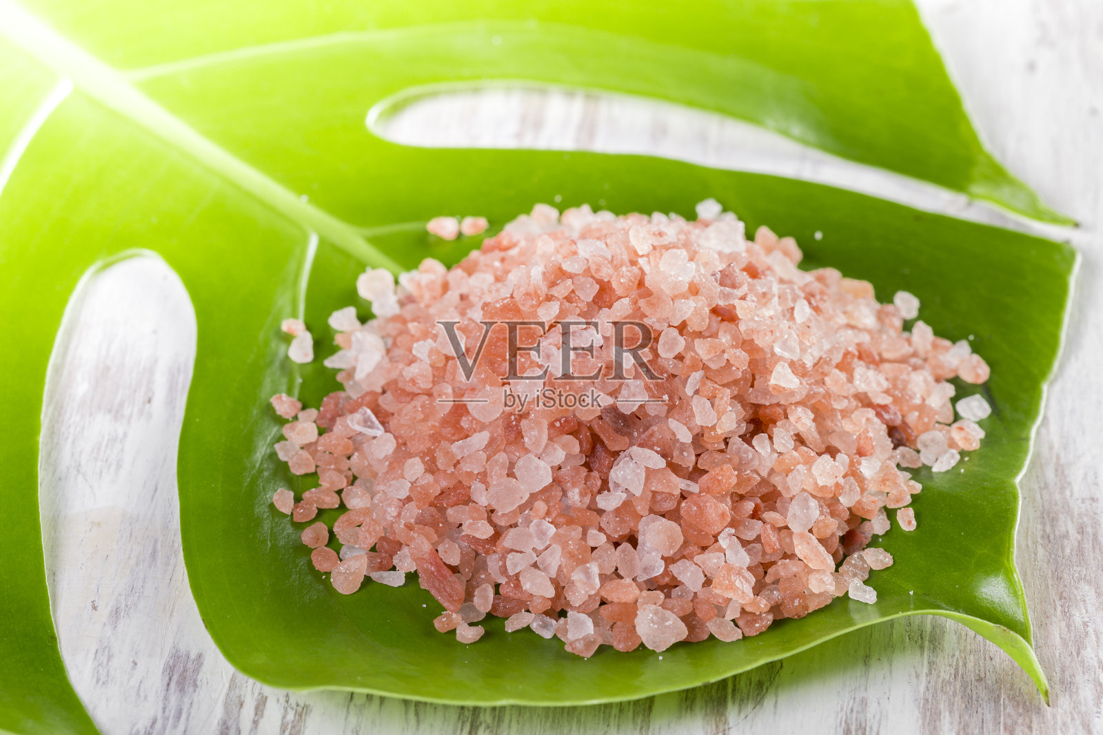 粉红色喜马拉雅盐照片摄影图片