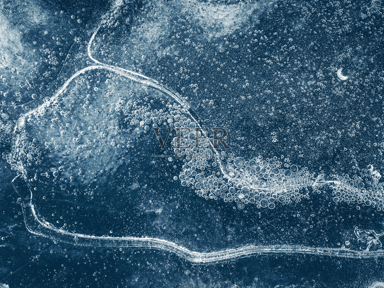 冰中的气泡照片摄影图片