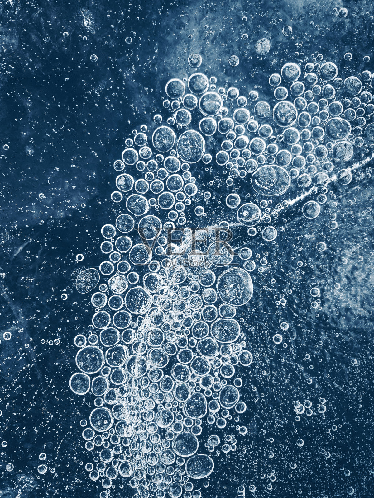 冰中的气泡照片摄影图片