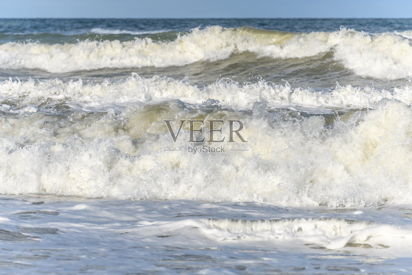 在VendÃ©e海岸的大西洋海浪照片摄影图片