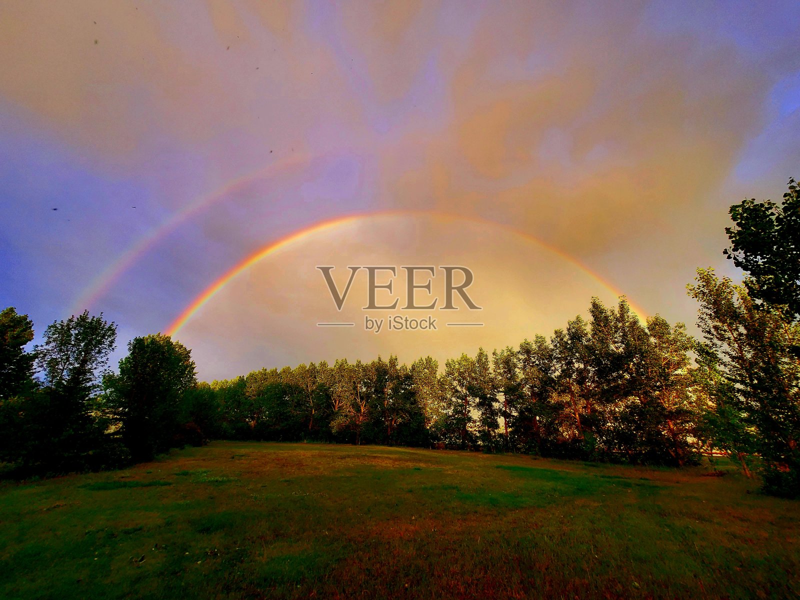 当暴风雨结束照片摄影图片