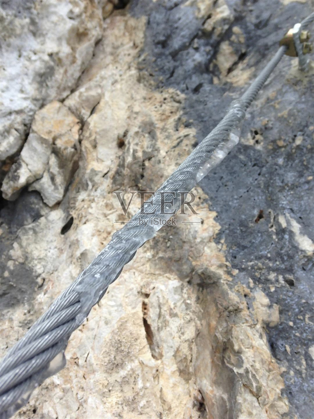 攀爬用的钢绳照片摄影图片