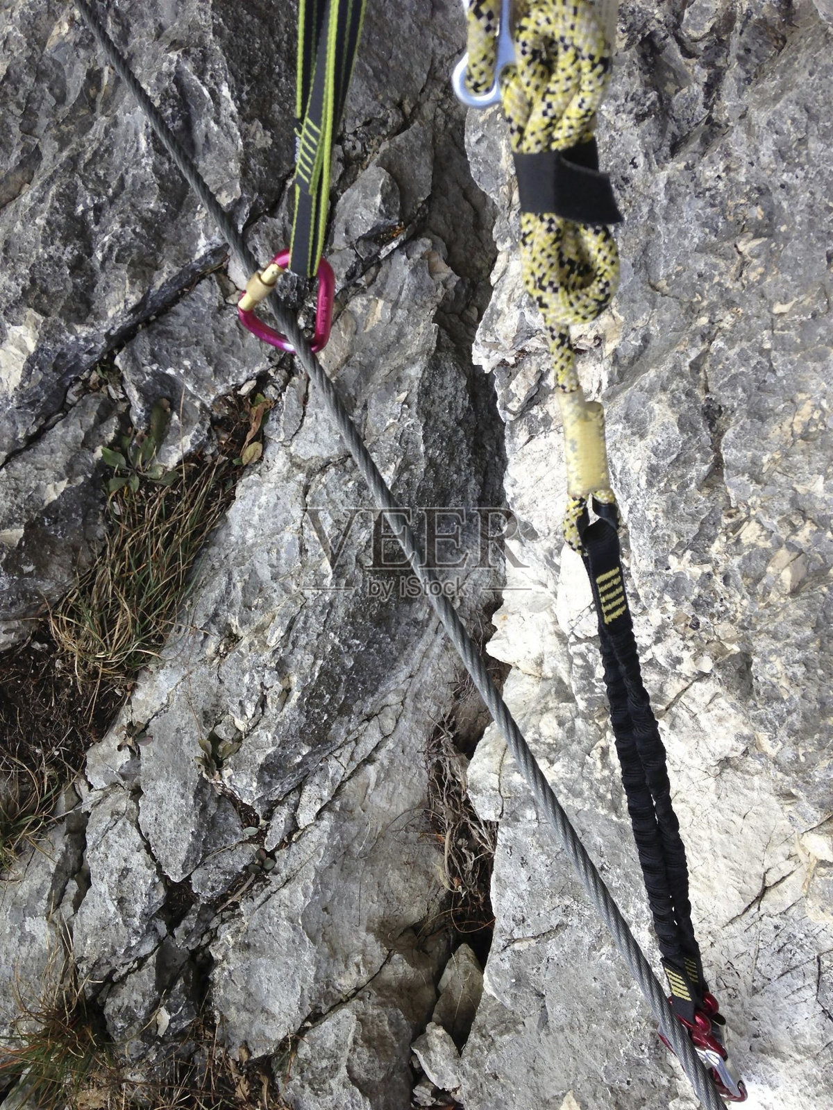 攀爬用的钢绳照片摄影图片