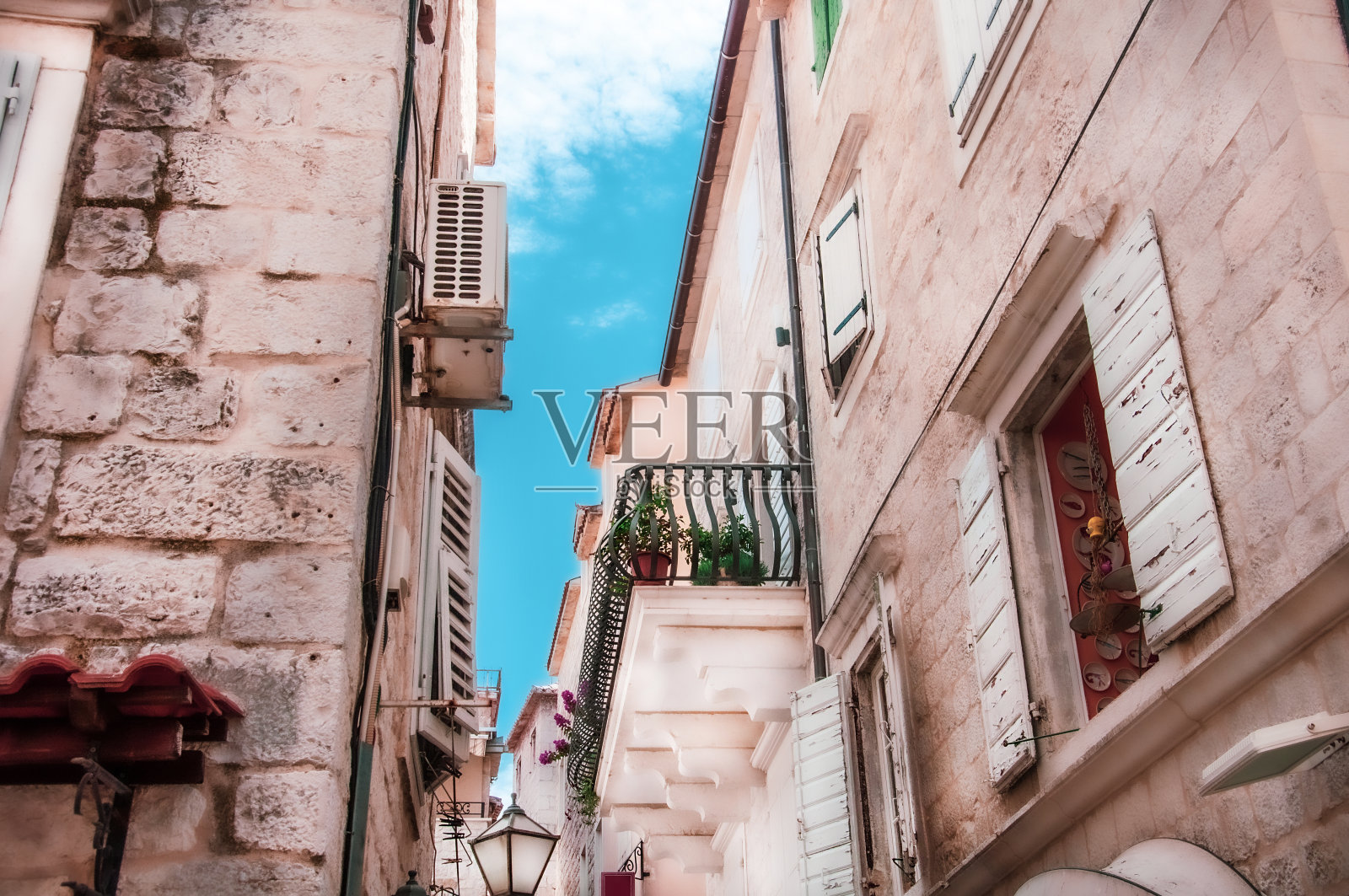 克罗地亚的特罗吉尔，老城区的街道。照片摄影图片