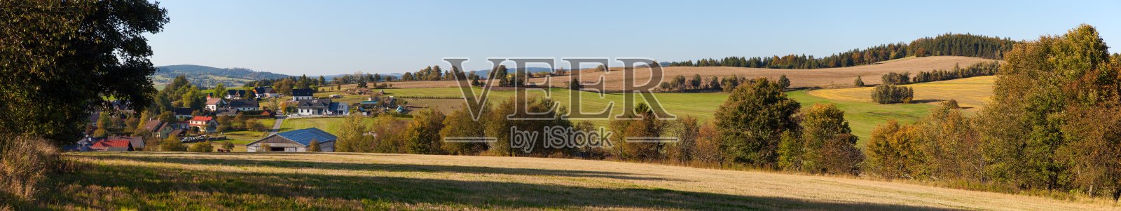 波希米亚和摩拉维亚高地的秋天全景照片摄影图片