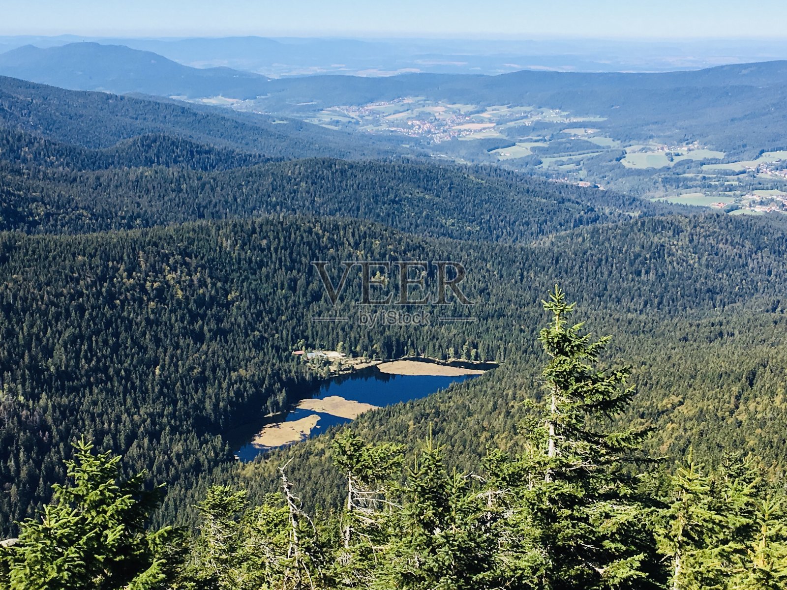 大阿尔伯山是巴伐利亚/波西米亚森林山脉的最高峰，位于巴伐利亚州下部，海拔1455.5米照片摄影图片