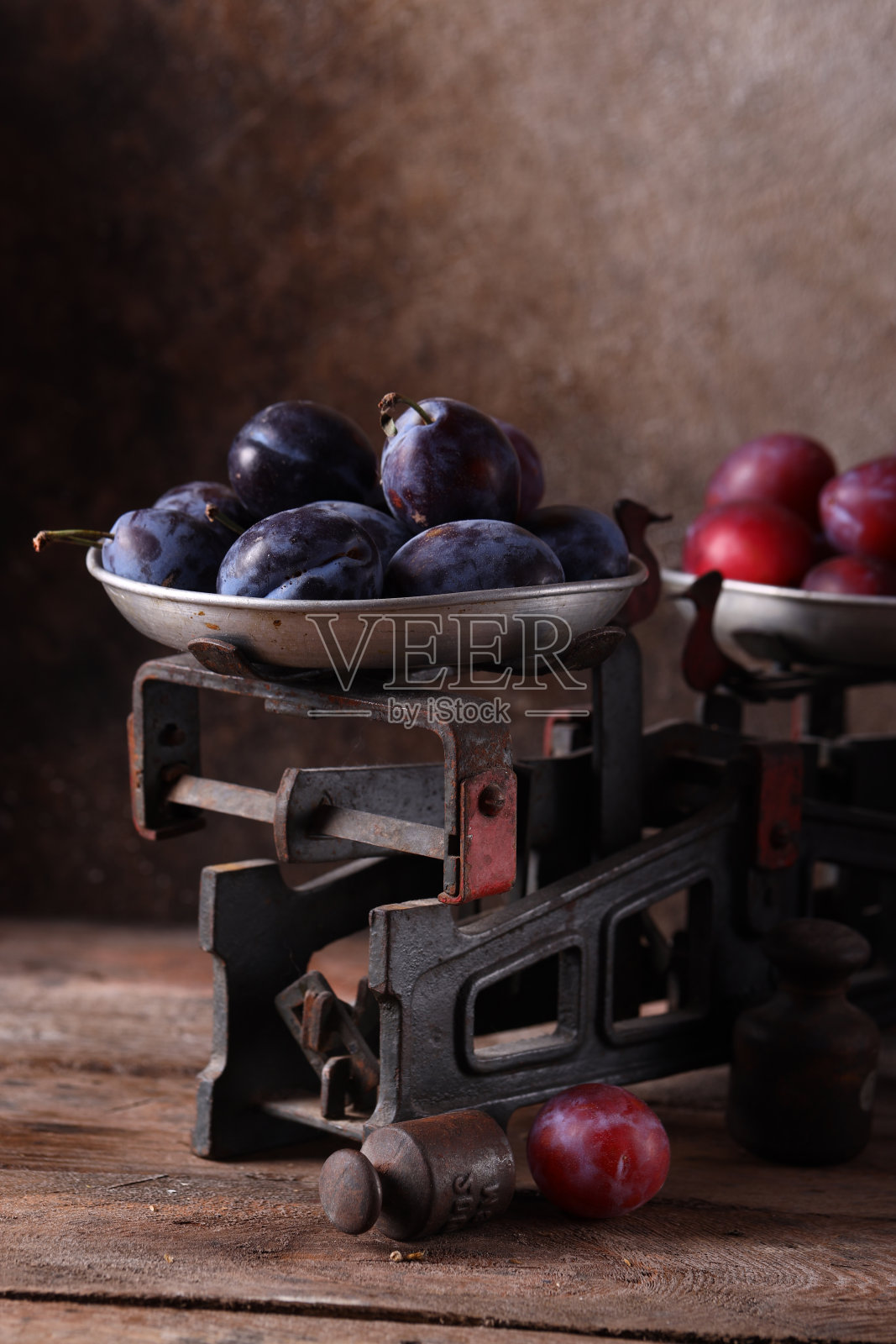 有机水果李子照片摄影图片