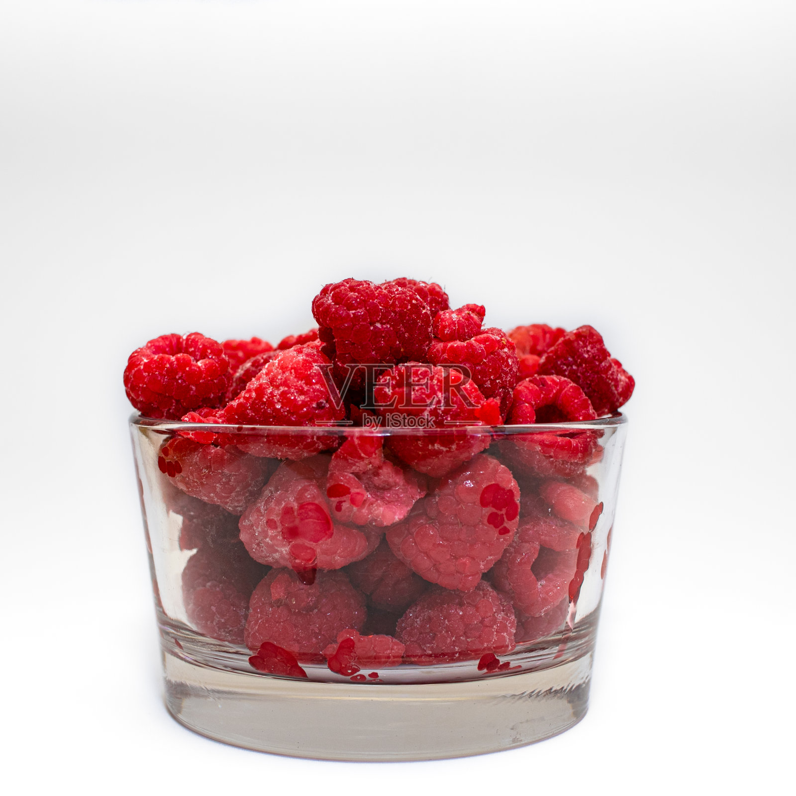 白色背景的覆盆子照片摄影图片