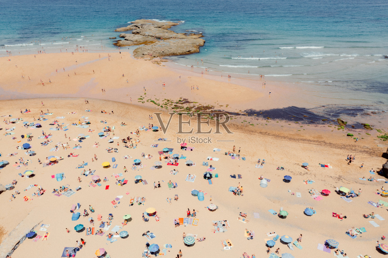 西班牙阿斯图里亚斯的拉拉海滩照片摄影图片
