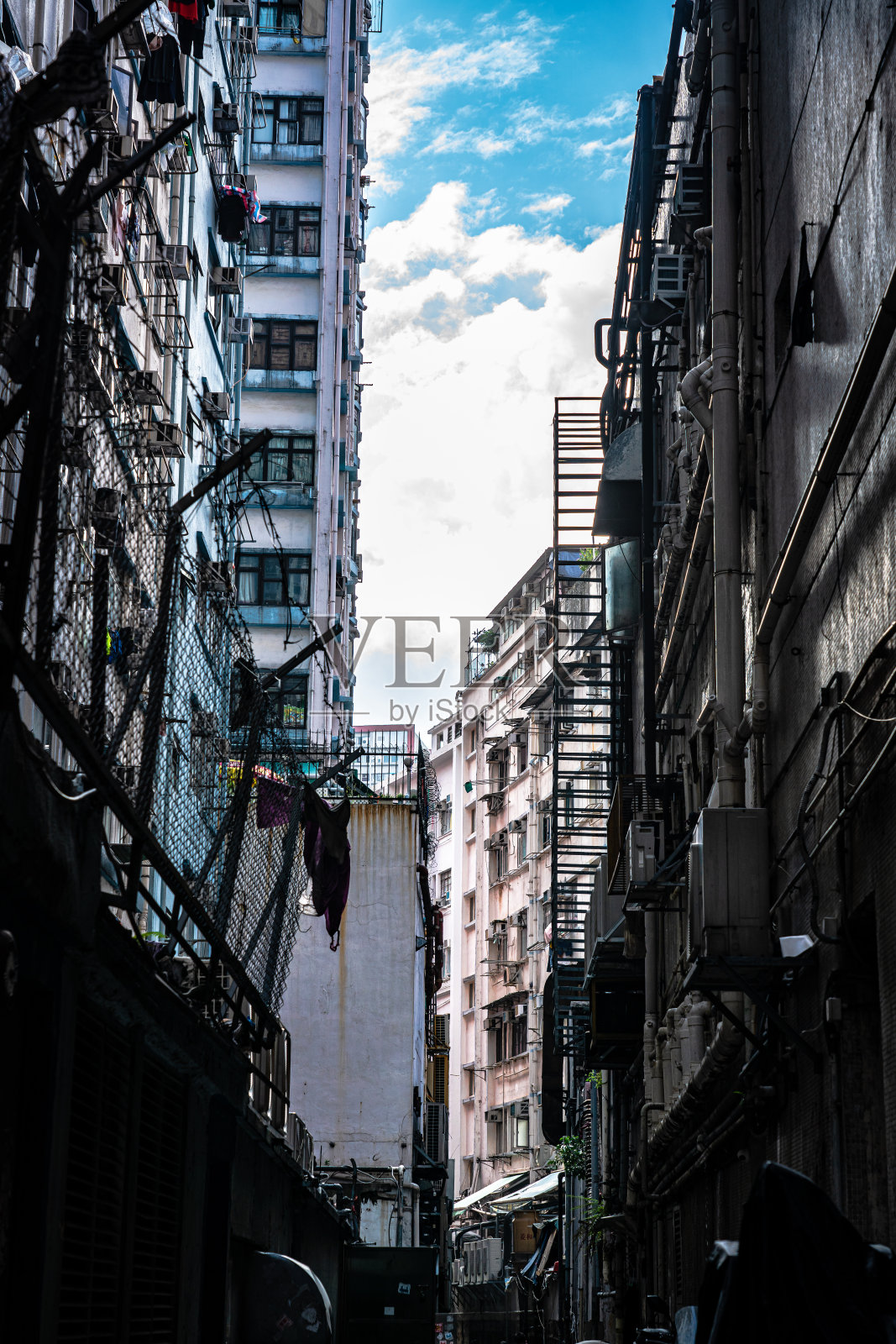 香港观塘的后街夜景照片摄影图片