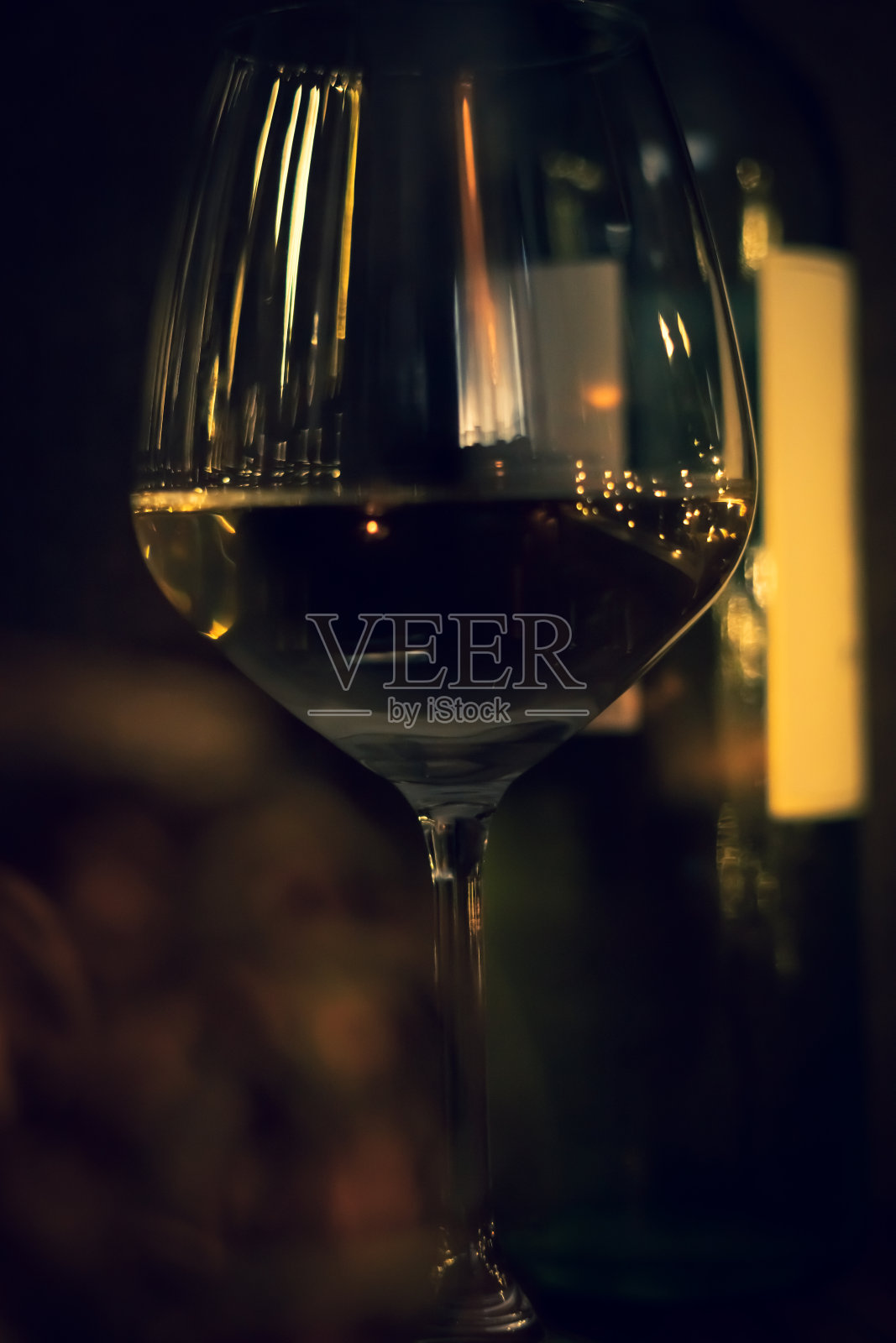 一杯白葡萄酒照片摄影图片