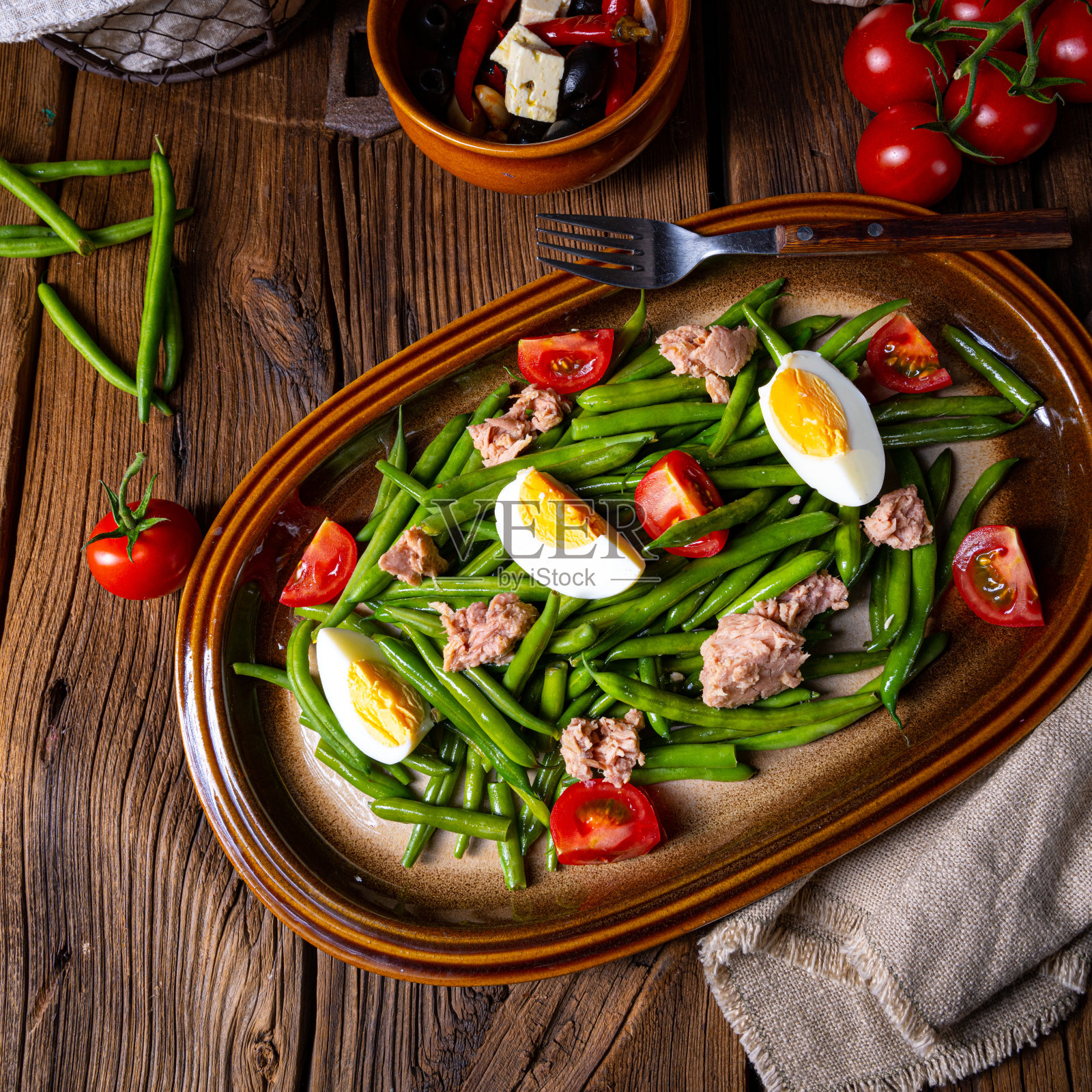 土豆泥鸡蛋金枪鱼沙拉照片摄影图片