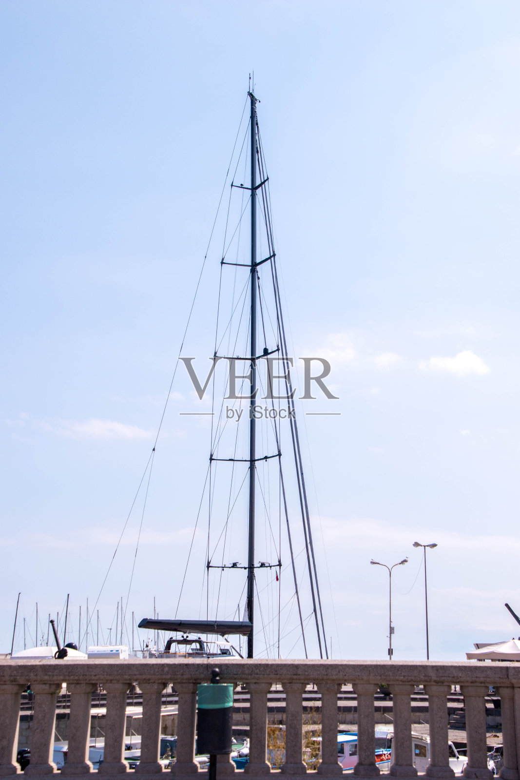 巨大的船桅杆照片摄影图片