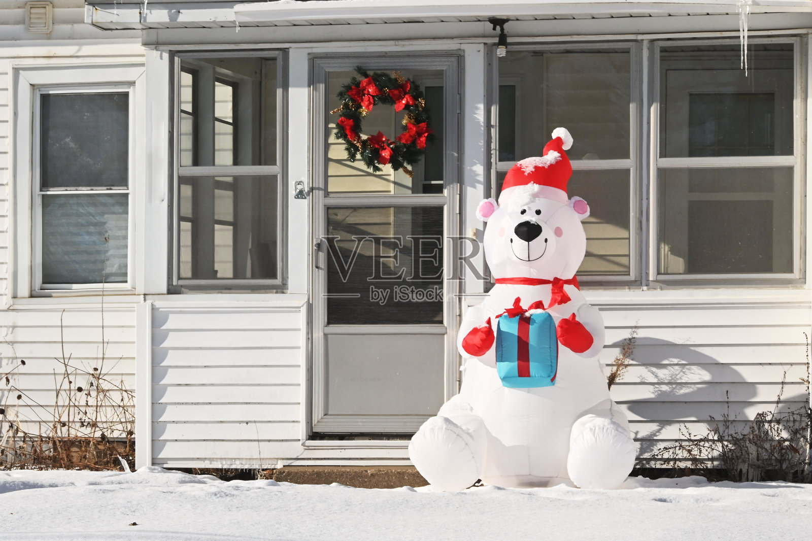 充气圣诞熊照片摄影图片