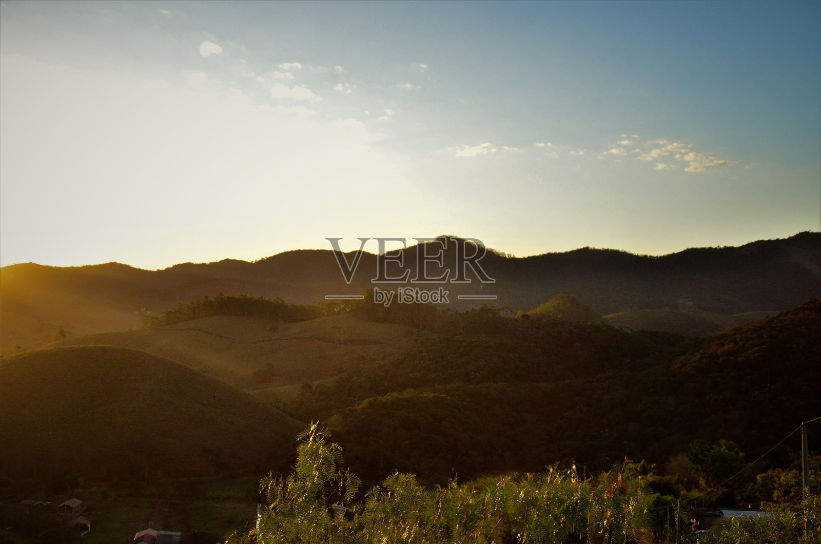 在乡村的serra da Mantiqueira山的傍晚照片摄影图片