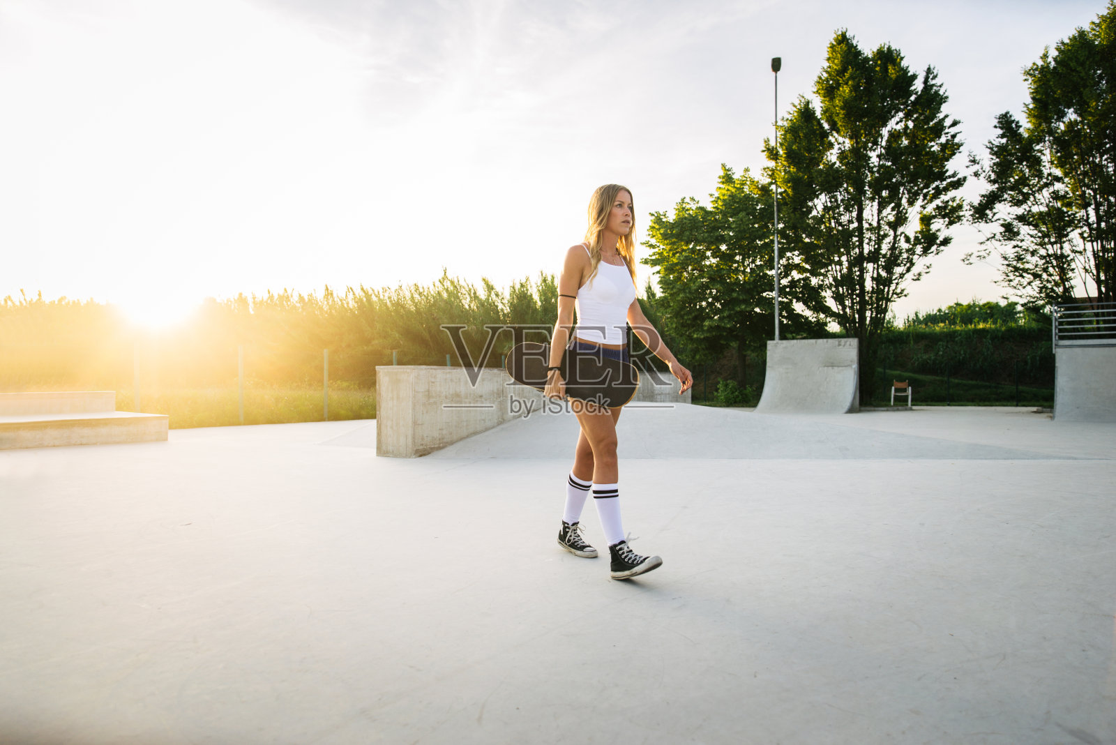 溜冰者酷女孩照片摄影图片