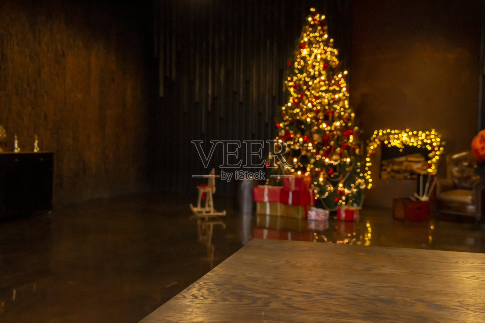 圣诞背景与空桌子照片摄影图片