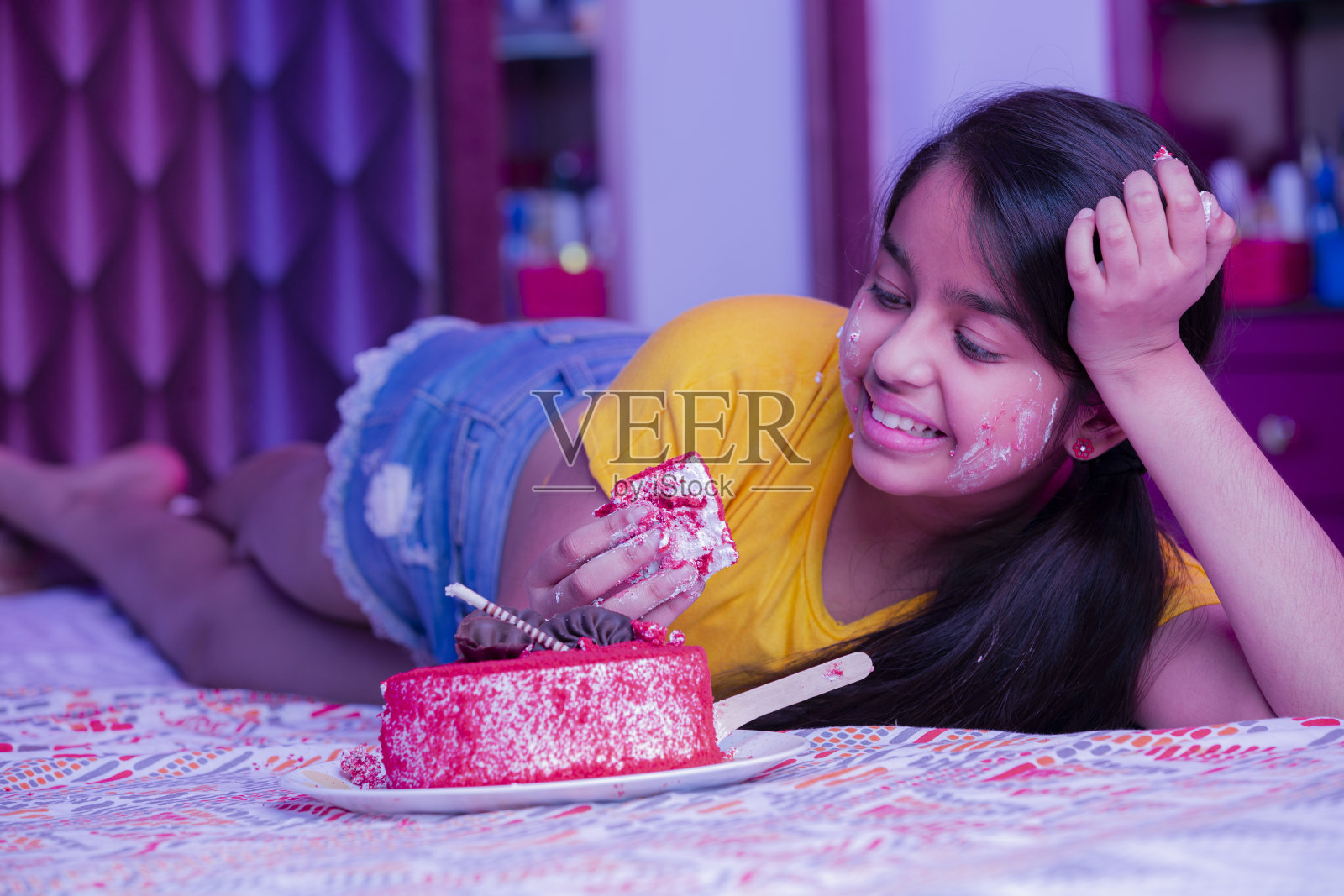 少女在家-库存照片照片摄影图片