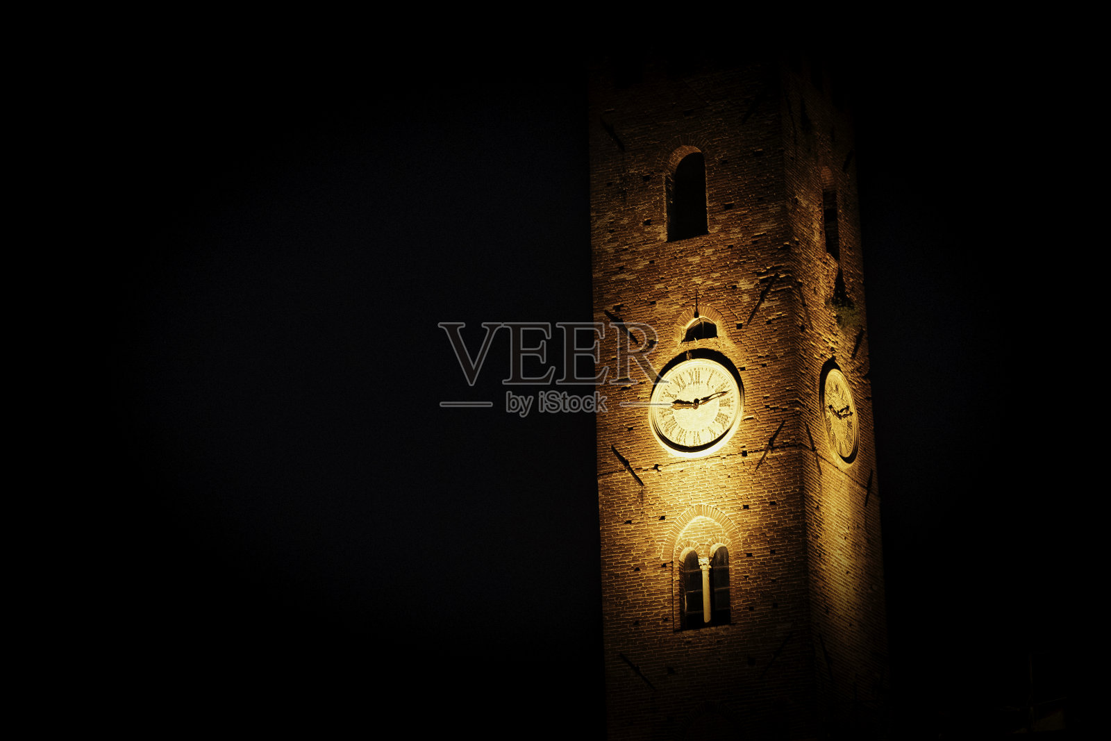 诺里的钟楼，这是利古里亚的一个古老的海洋共和国照片摄影图片