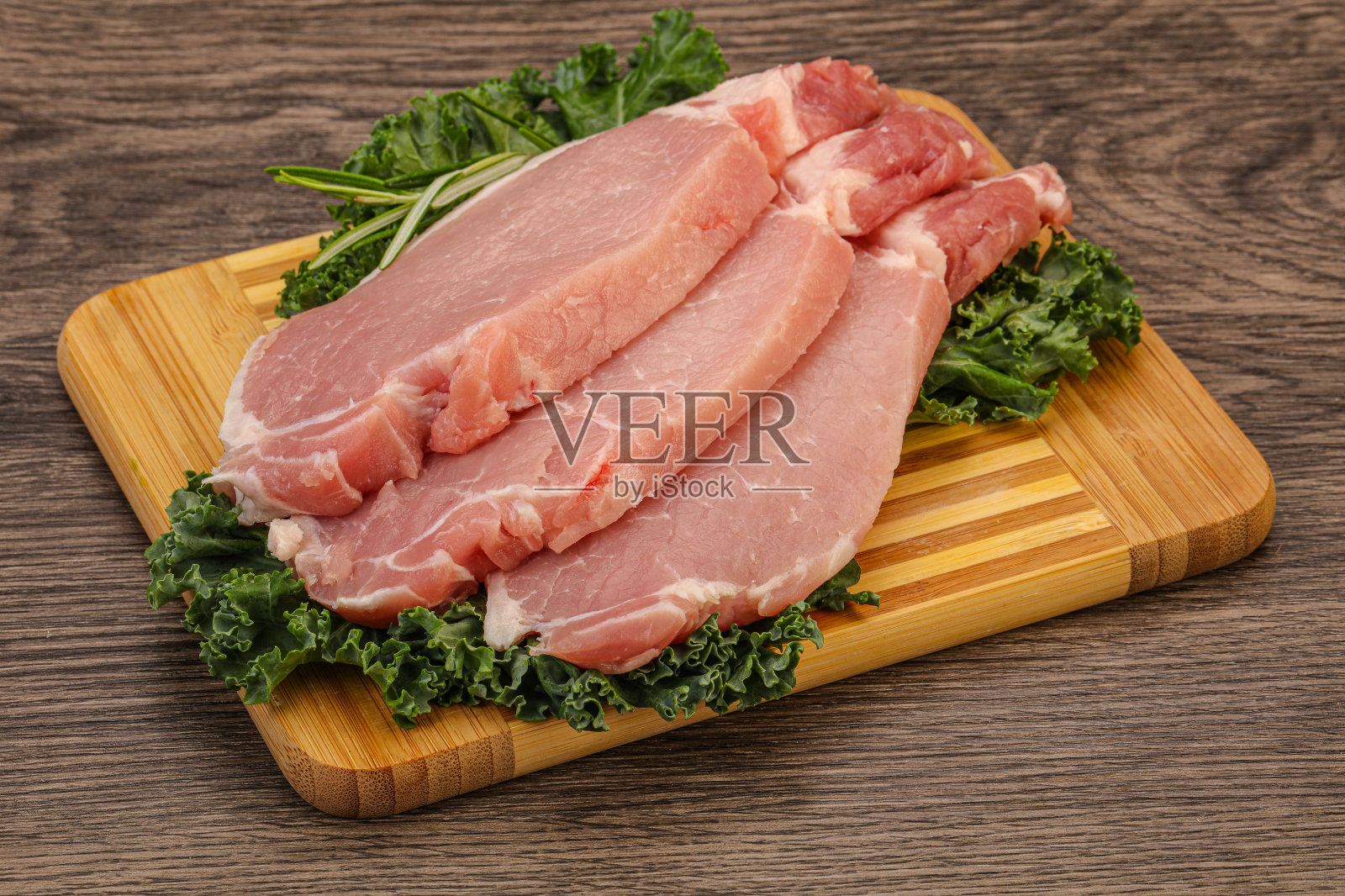 烹饪用的生猪肉排照片摄影图片