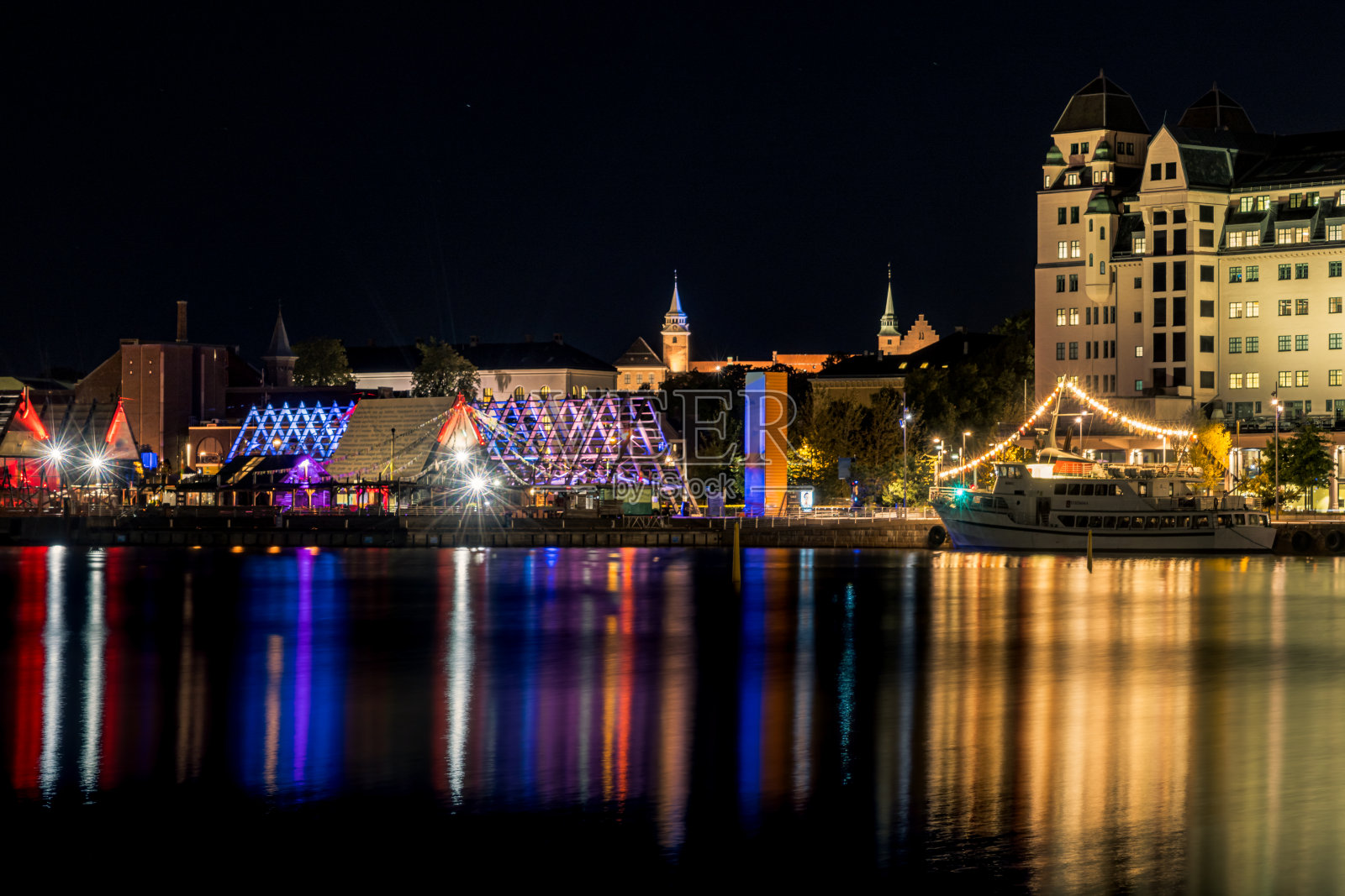 挪威首都奥斯陆的夜景照片摄影图片