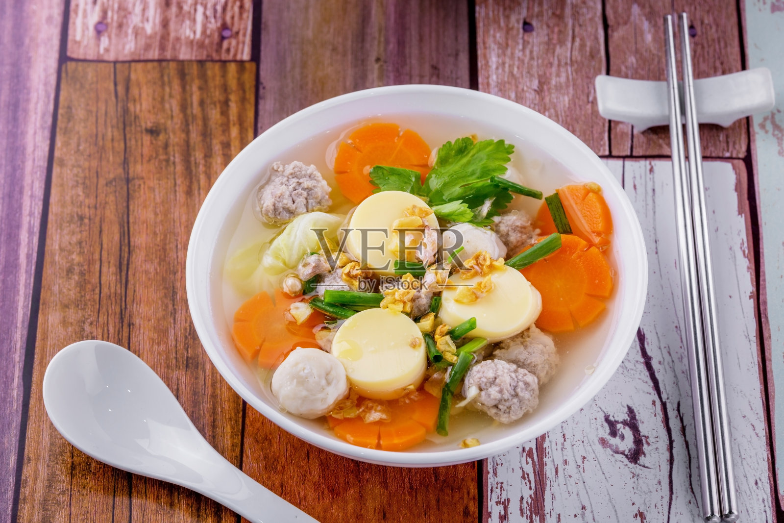 豆腐肉末清汤照片摄影图片