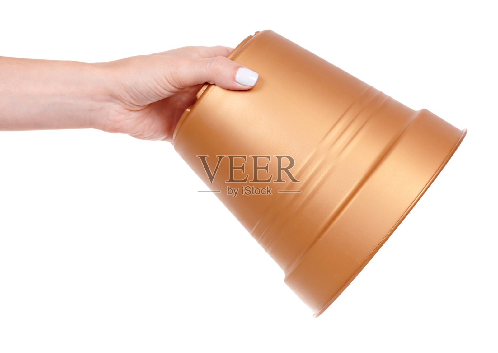 手与空花盆，园艺容器，孤立在白色背景。照片摄影图片